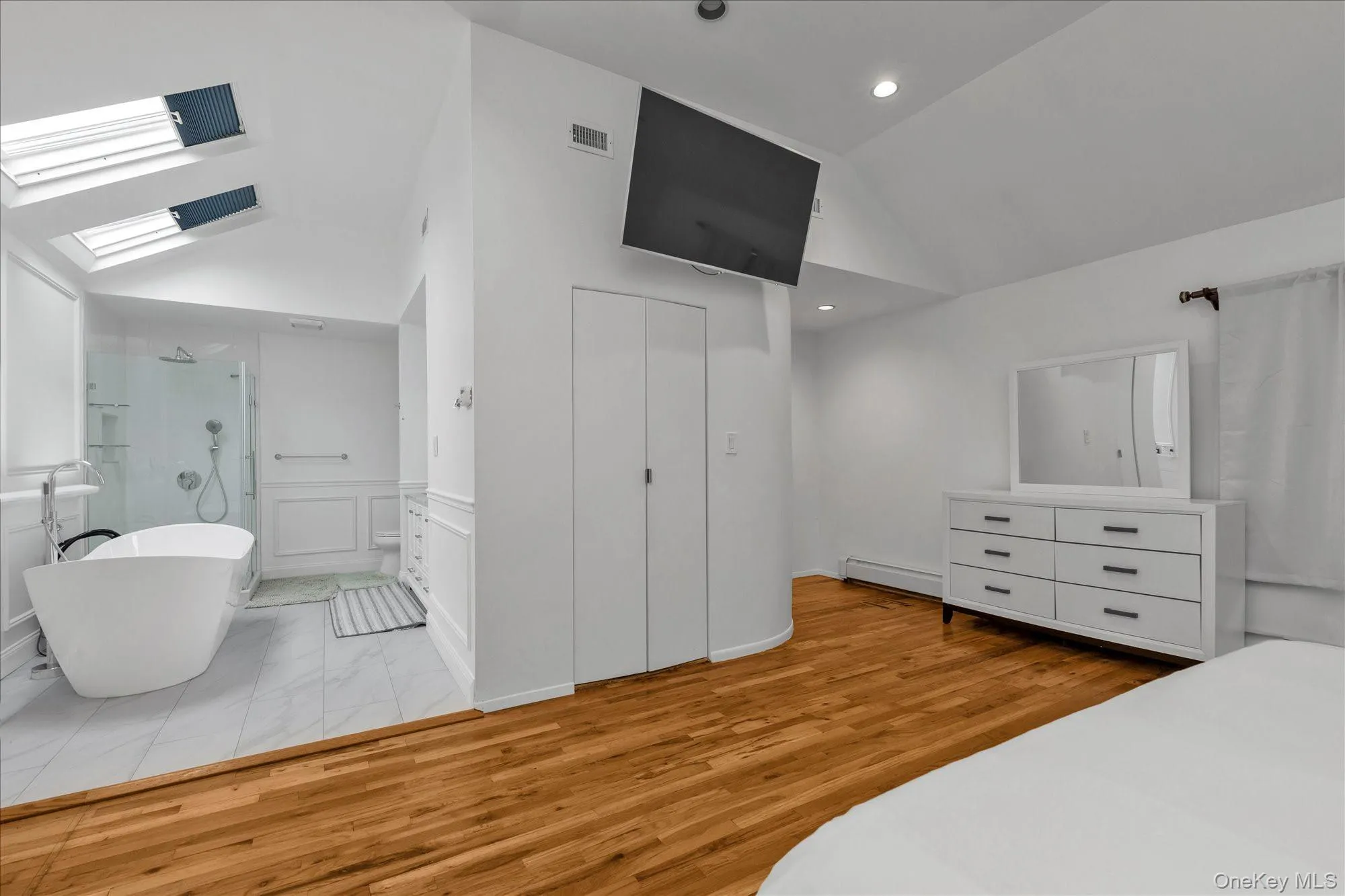 8 Branding Iron Lane, Glen Cove, NY, 4 Bedrooms Bedrooms, 7 Rooms Rooms,2 BathroomsBathrooms,Residential Lease,For Rent,Branding Iron,0,979997 8 Branding Iron Lane, Glen Cove, NY, 4 Bedrooms Bedrooms, 7 Rooms Rooms,2 BathroomsBathrooms,Residential Lease,For Rent,Branding Iron,0,979997