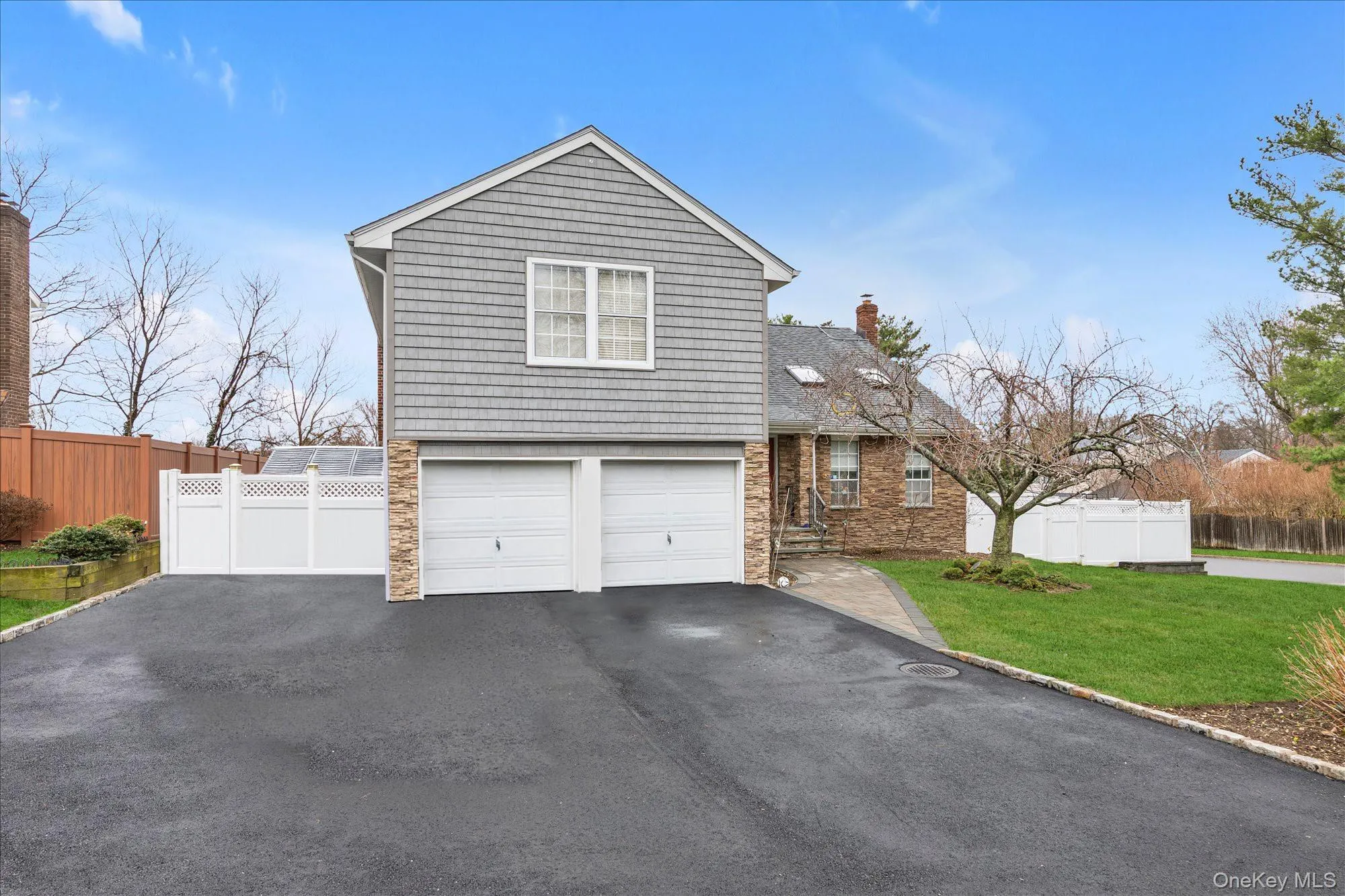 8 Branding Iron Lane, Glen Cove, NY, 4 Bedrooms Bedrooms, 7 Rooms Rooms,2 BathroomsBathrooms,Residential Lease,For Rent,Branding Iron,0,979997 8 Branding Iron Lane, Glen Cove, NY, 4 Bedrooms Bedrooms, 7 Rooms Rooms,2 BathroomsBathrooms,Residential Lease,For Rent,Branding Iron,0,979997