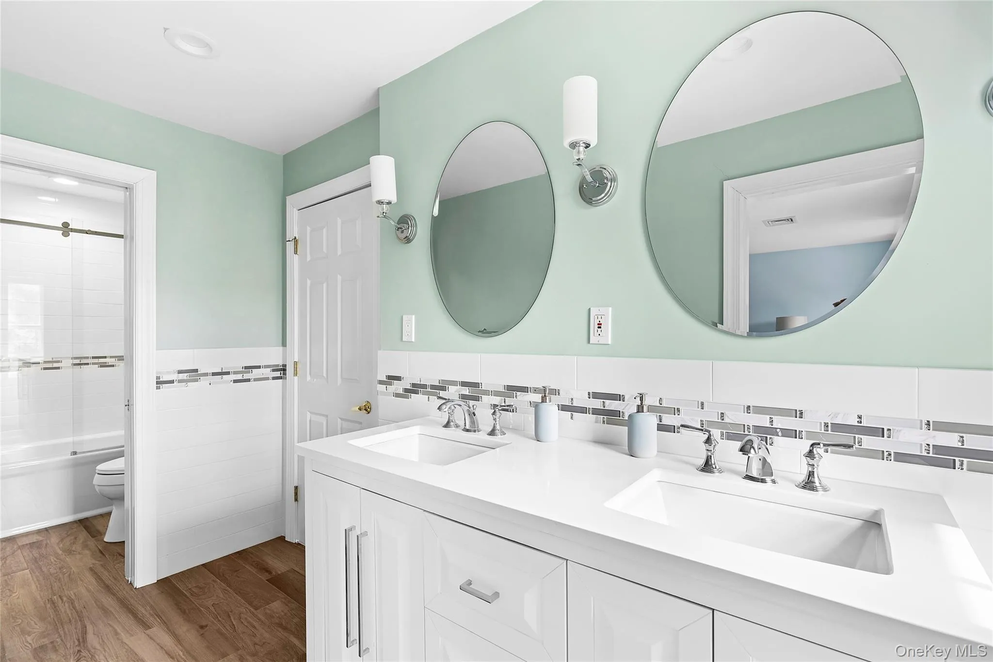 Second Floor Jack-and-Jill Full Bath Second Floor Jack-and-Jill Full Bath