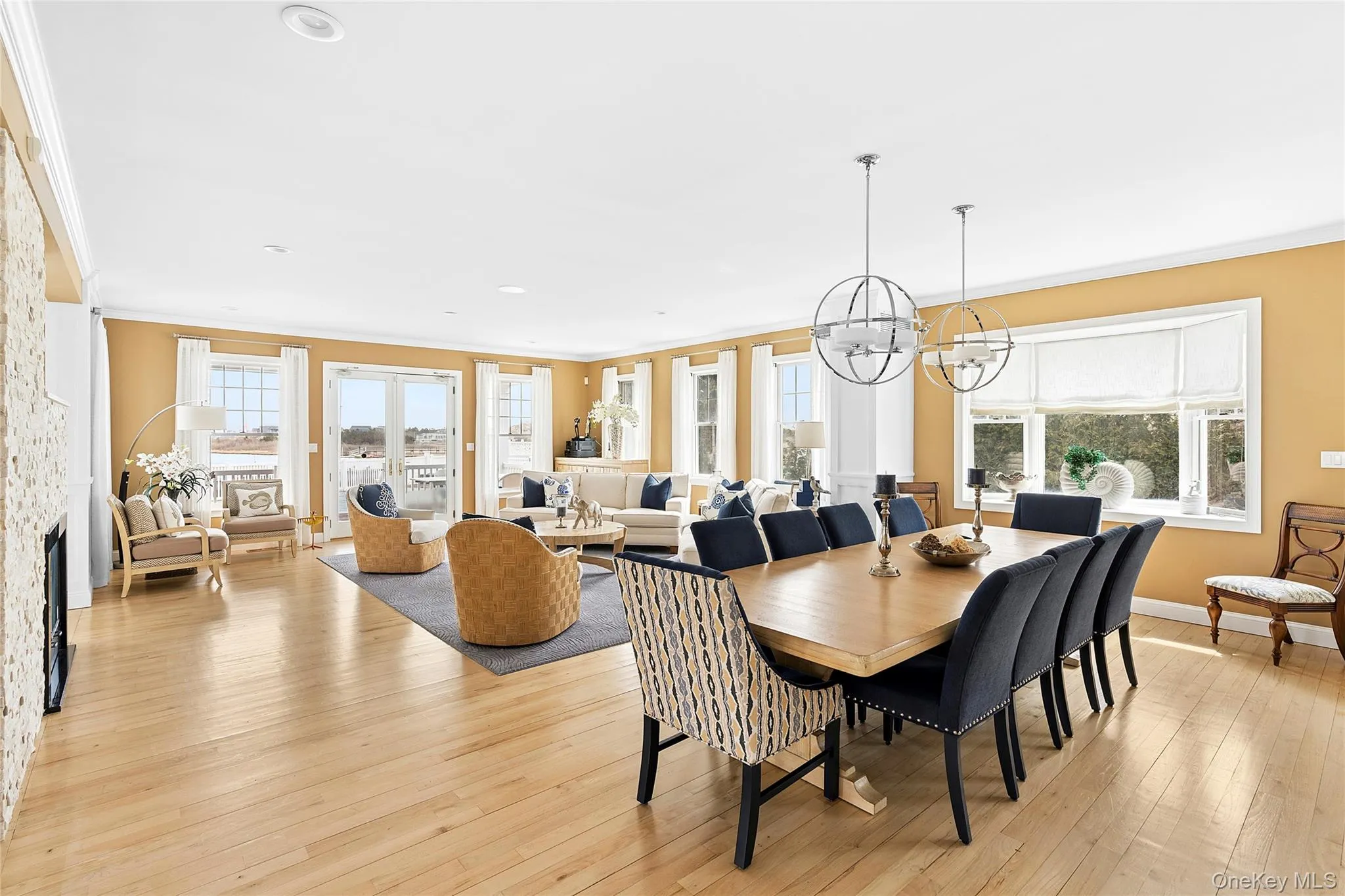 Dining & Living Area Dining & Living Area