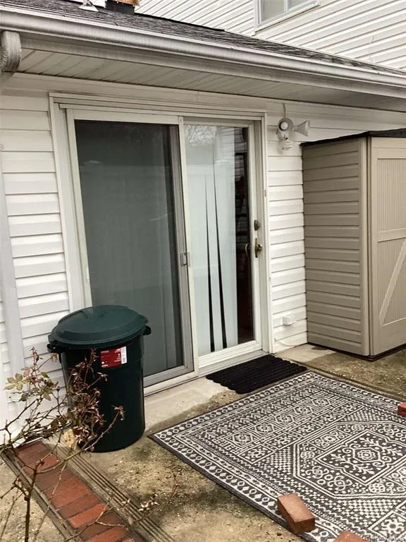 5 Evelyn Road, Brookhaven, NY, 1 Bedroom Bedrooms, 3 Rooms Rooms,1 BathroomBathrooms,Residential Lease,For Rent,Evelyn,0,980001 5 Evelyn Road, Brookhaven, NY, 1 Bedroom Bedrooms, 3 Rooms Rooms,1 BathroomBathrooms,Residential Lease,For Rent,Evelyn,0,980001