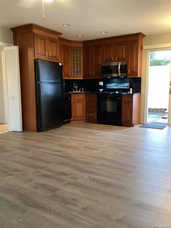 5 Evelyn Road, Brookhaven, NY, 1 Bedroom Bedrooms, 3 Rooms Rooms,1 BathroomBathrooms,Residential Lease,For Rent,Evelyn,0,980001 5 Evelyn Road, Brookhaven, NY, 1 Bedroom Bedrooms, 3 Rooms Rooms,1 BathroomBathrooms,Residential Lease,For Rent,Evelyn,0,980001