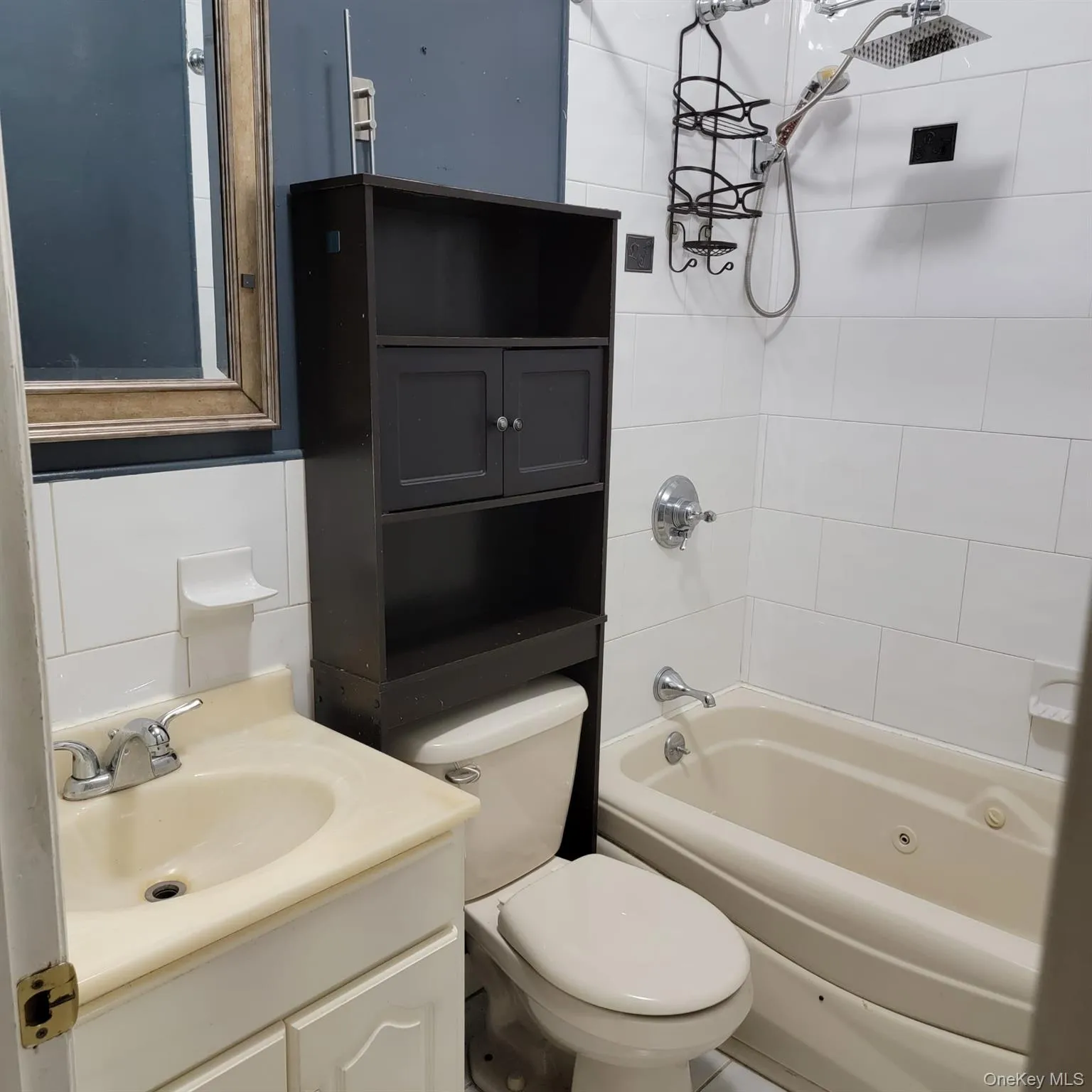 23038 144th Avenue, New York, NY, 3 Bedrooms Bedrooms, 6 Rooms Rooms,1 BathroomBathrooms,Residential Lease,For Rent,144th,0,980020 23038 144th Avenue, New York, NY, 3 Bedrooms Bedrooms, 6 Rooms Rooms,1 BathroomBathrooms,Residential Lease,For Rent,144th,0,980020