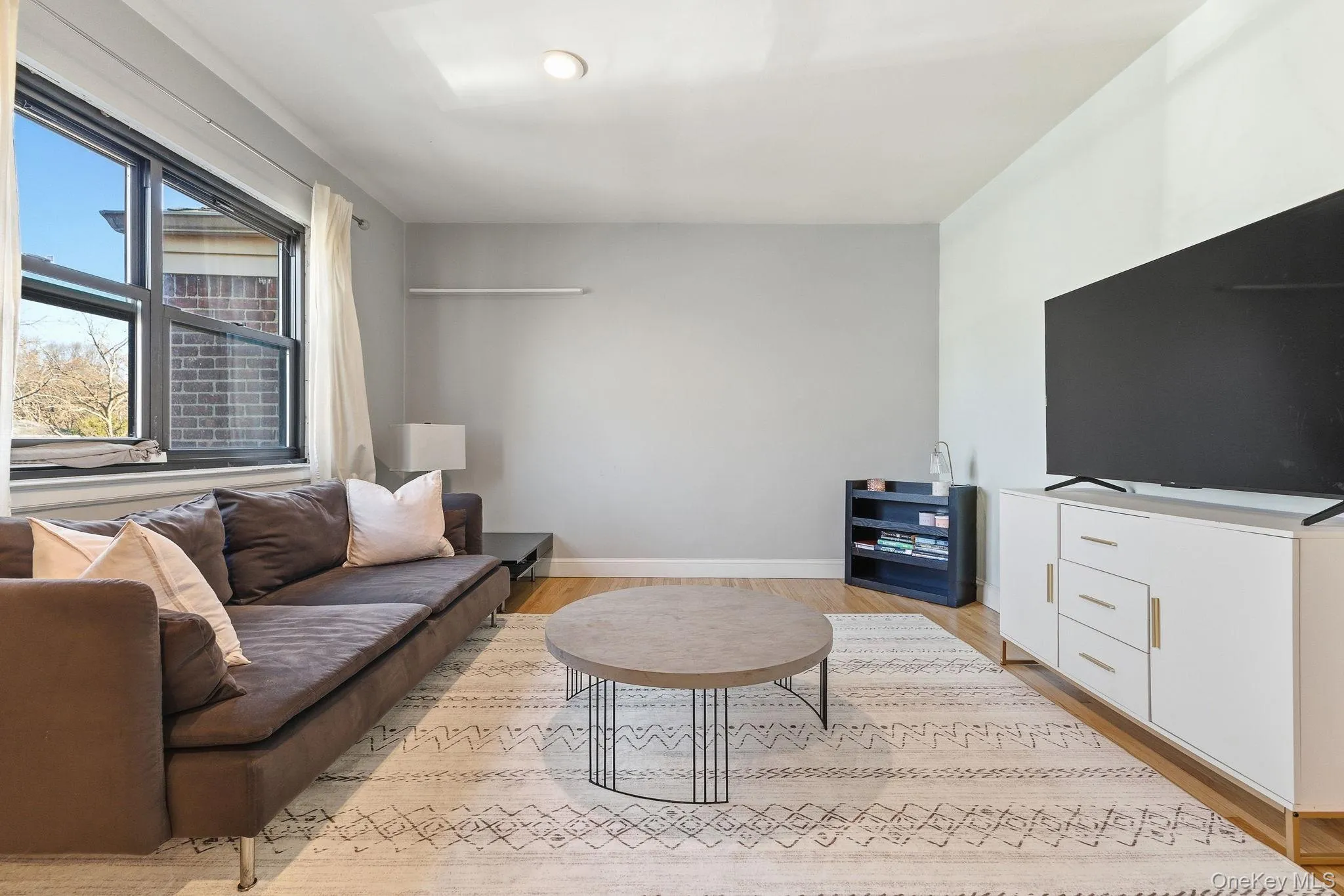 220-76 75th Avenue, New York, NY, 2 Bedrooms Bedrooms, 3 Rooms Rooms,1 BathroomBathrooms,Residential,For Rent,75th,0,980028 220-76 75th Avenue, New York, NY, 2 Bedrooms Bedrooms, 3 Rooms Rooms,1 BathroomBathrooms,Residential,For Rent,75th,0,980028