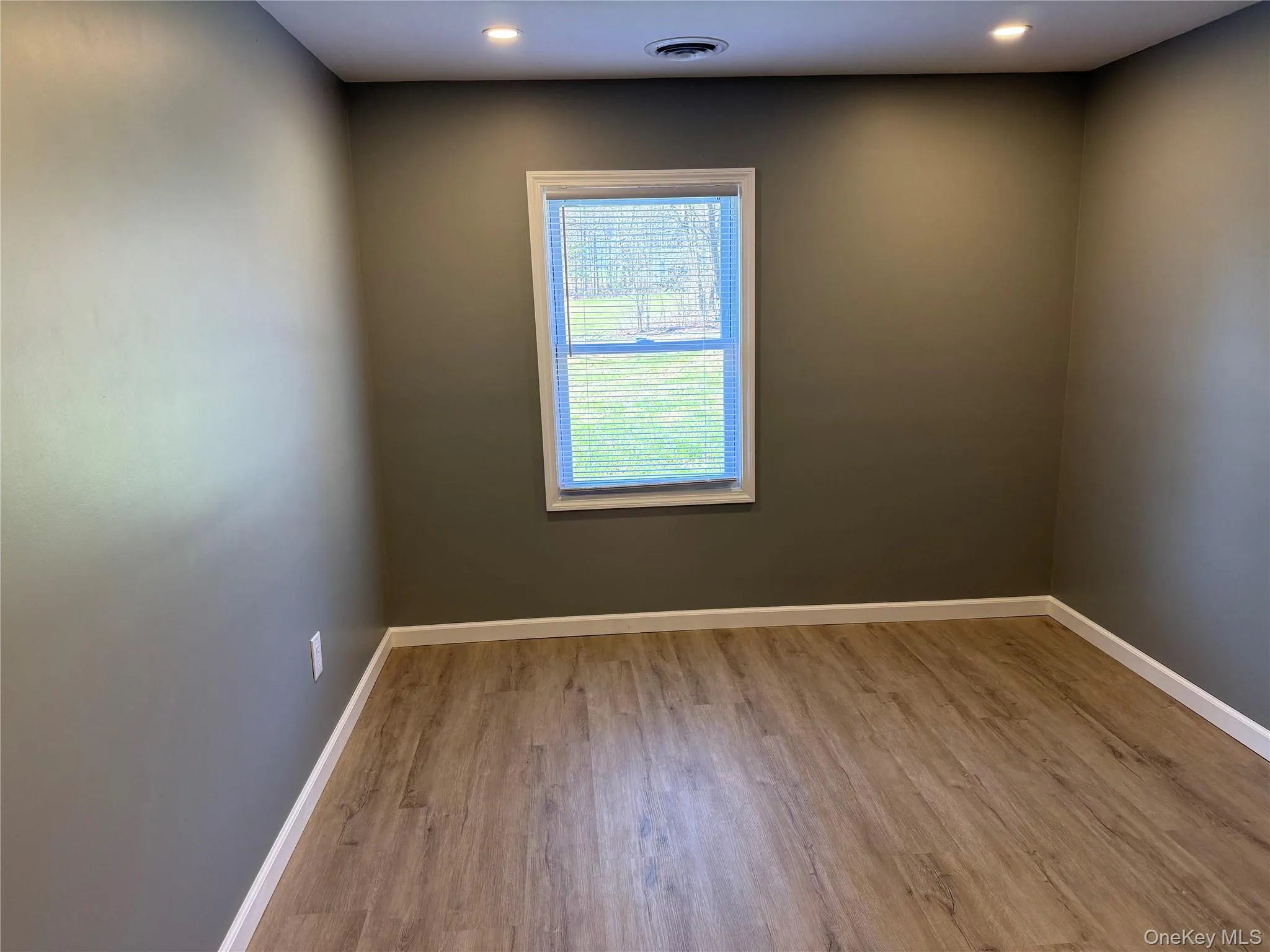 Freshly painted & new flooring Freshly painted & new flooring