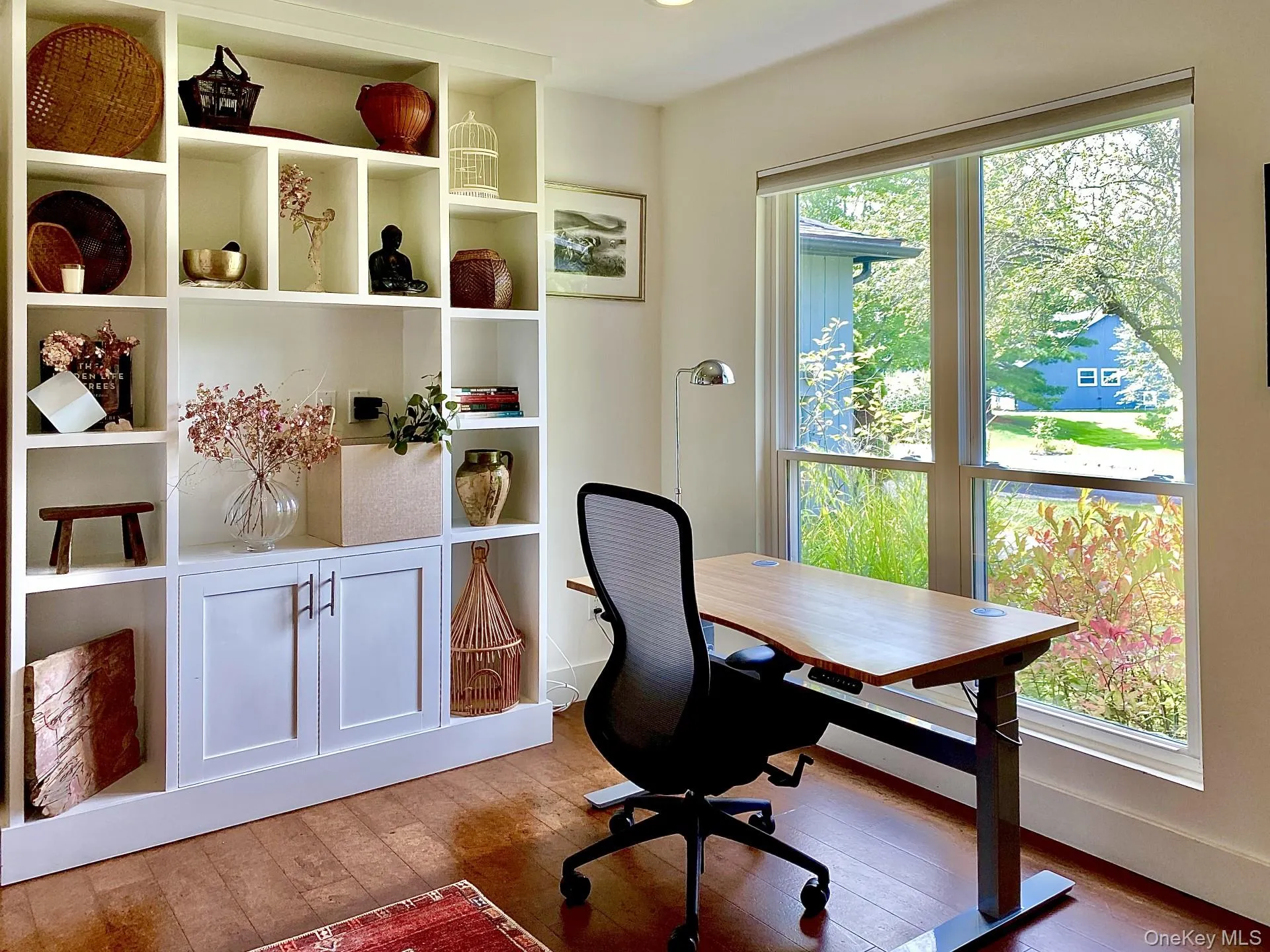 Guest bedroom with built ins Guest bedroom with built ins