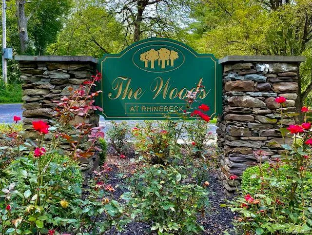 Sidewalk to the village center Sidewalk to the village center