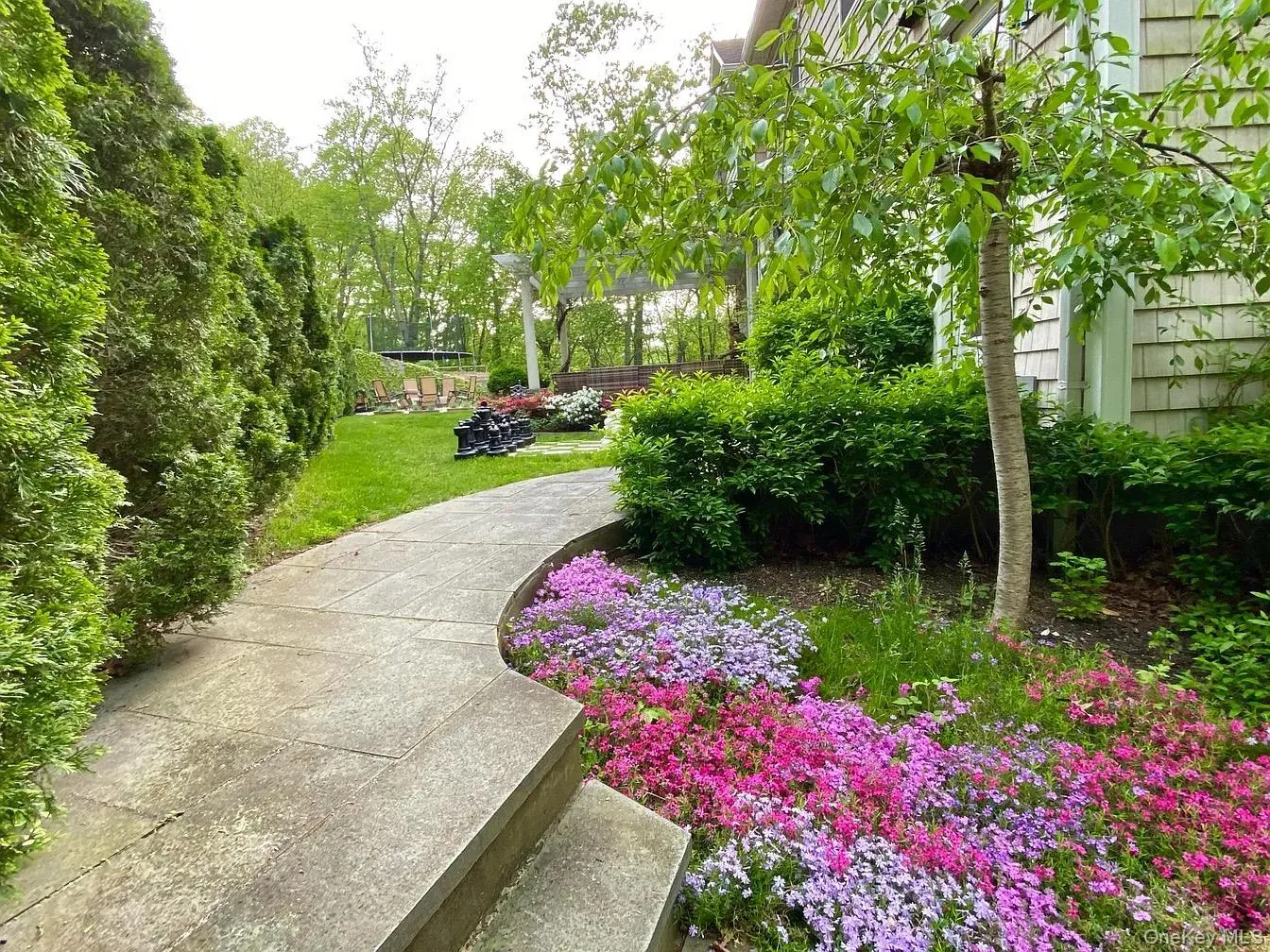 Unique landscape is always well kept and maintained . Unique landscape is always well kept and maintained .