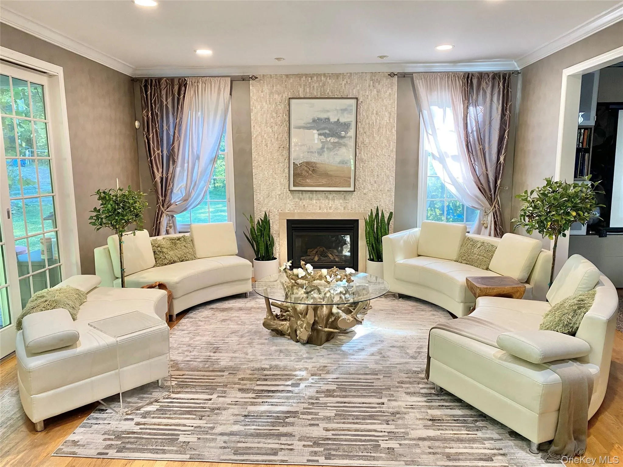 Spacious and open concept family room Spacious and open concept family room