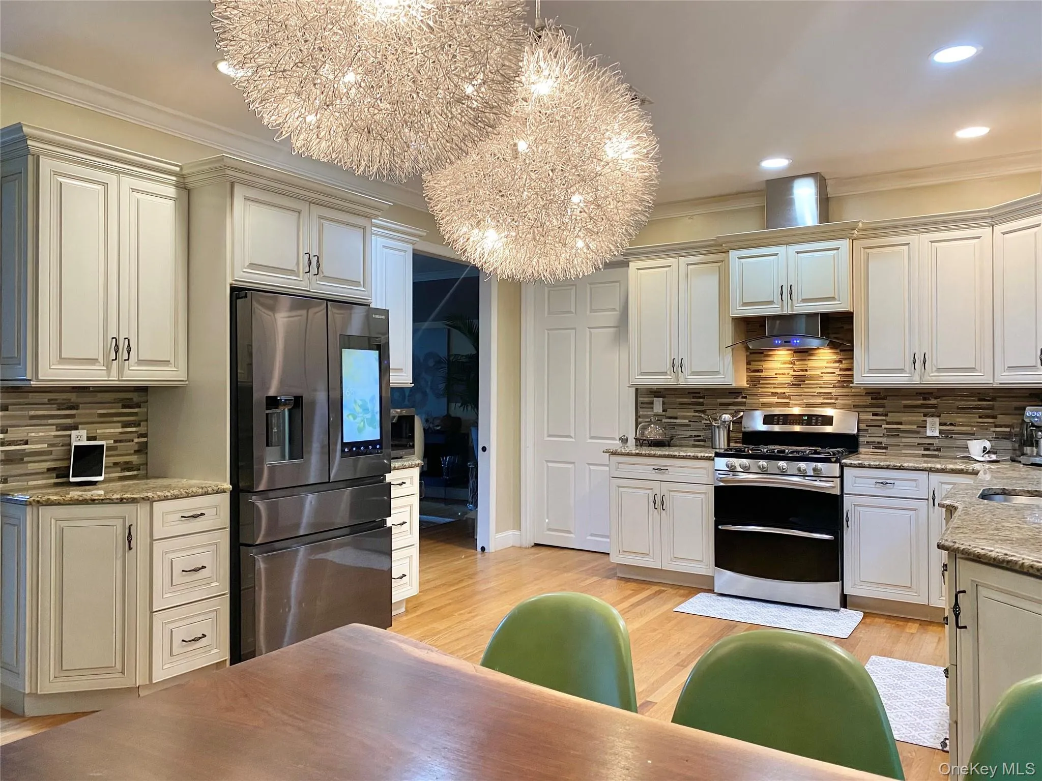 Open concept kitchen/dining area Open concept kitchen/dining area