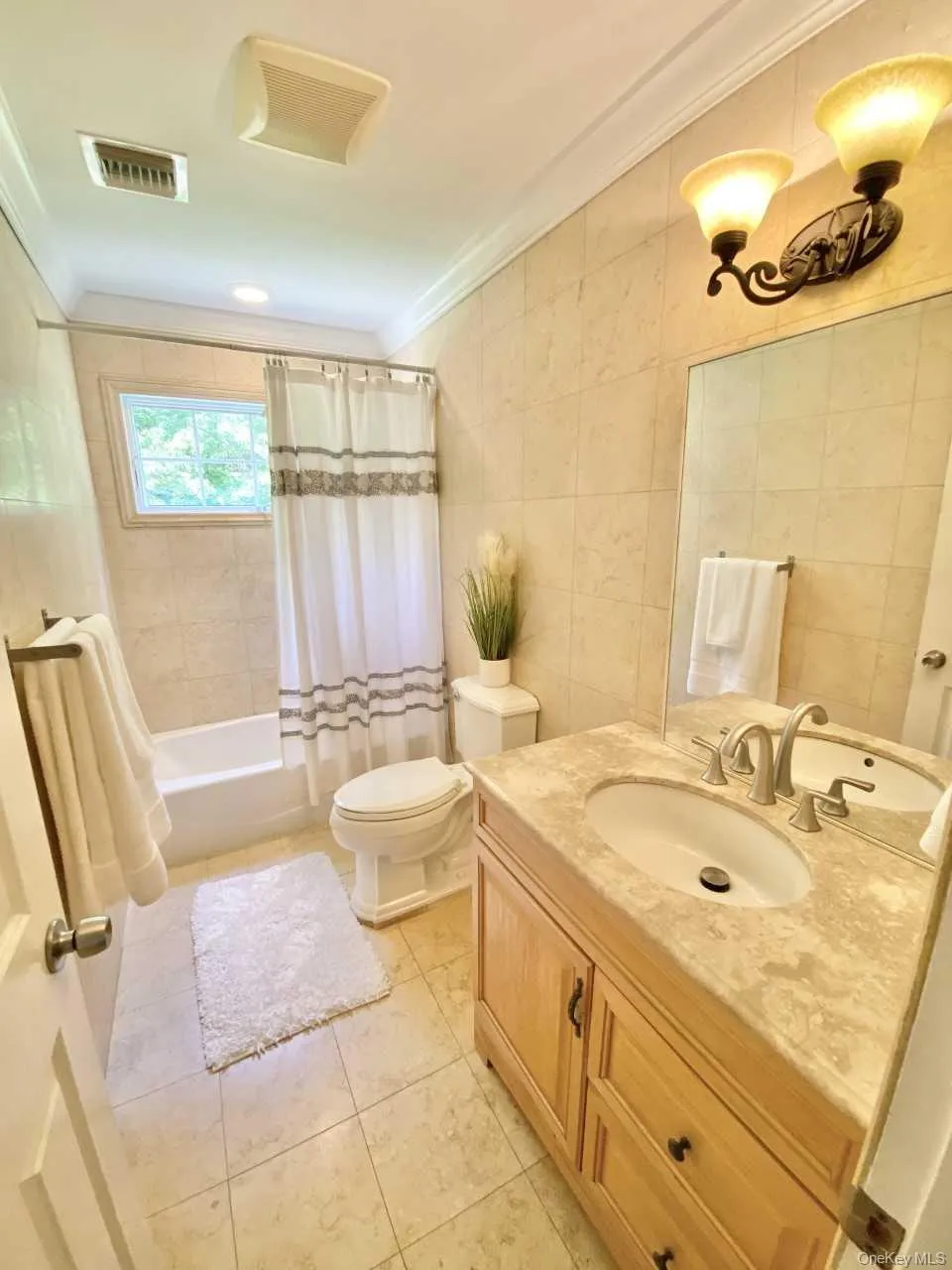 24 Wilafra Place, Huntington, NY, 5 Bedrooms Bedrooms, 9 Rooms Rooms,2 BathroomsBathrooms,Residential Lease,For Rent,Wilafra,0,980064 24 Wilafra Place, Huntington, NY, 5 Bedrooms Bedrooms, 9 Rooms Rooms,2 BathroomsBathrooms,Residential Lease,For Rent,Wilafra,0,980064
