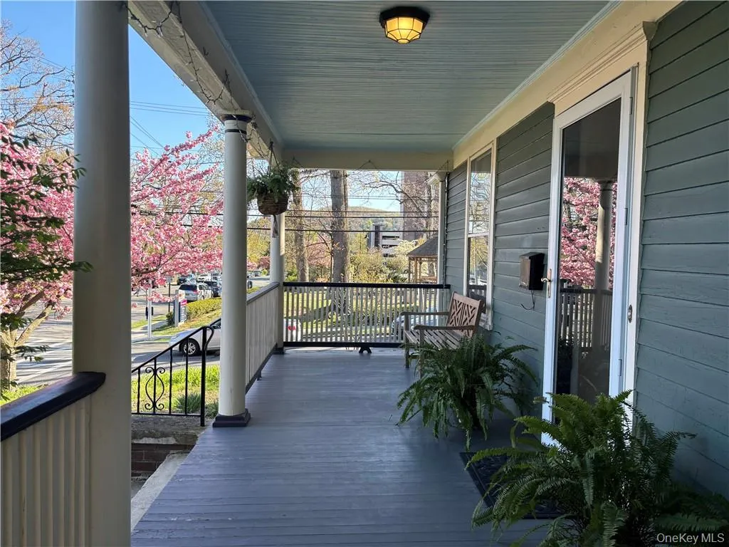 194 Midland Avenue, Orangetown, NY, 3 Bedrooms Bedrooms, 7 Rooms Rooms,1 BathroomBathrooms,Residential Lease,For Rent,Midland,0,980072 194 Midland Avenue, Orangetown, NY, 3 Bedrooms Bedrooms, 7 Rooms Rooms,1 BathroomBathrooms,Residential Lease,For Rent,Midland,0,980072