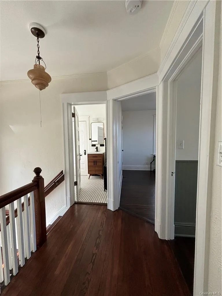 194 Midland Avenue, Orangetown, NY, 3 Bedrooms Bedrooms, 7 Rooms Rooms,1 BathroomBathrooms,Residential Lease,For Rent,Midland,0,980072 194 Midland Avenue, Orangetown, NY, 3 Bedrooms Bedrooms, 7 Rooms Rooms,1 BathroomBathrooms,Residential Lease,For Rent,Midland,0,980072