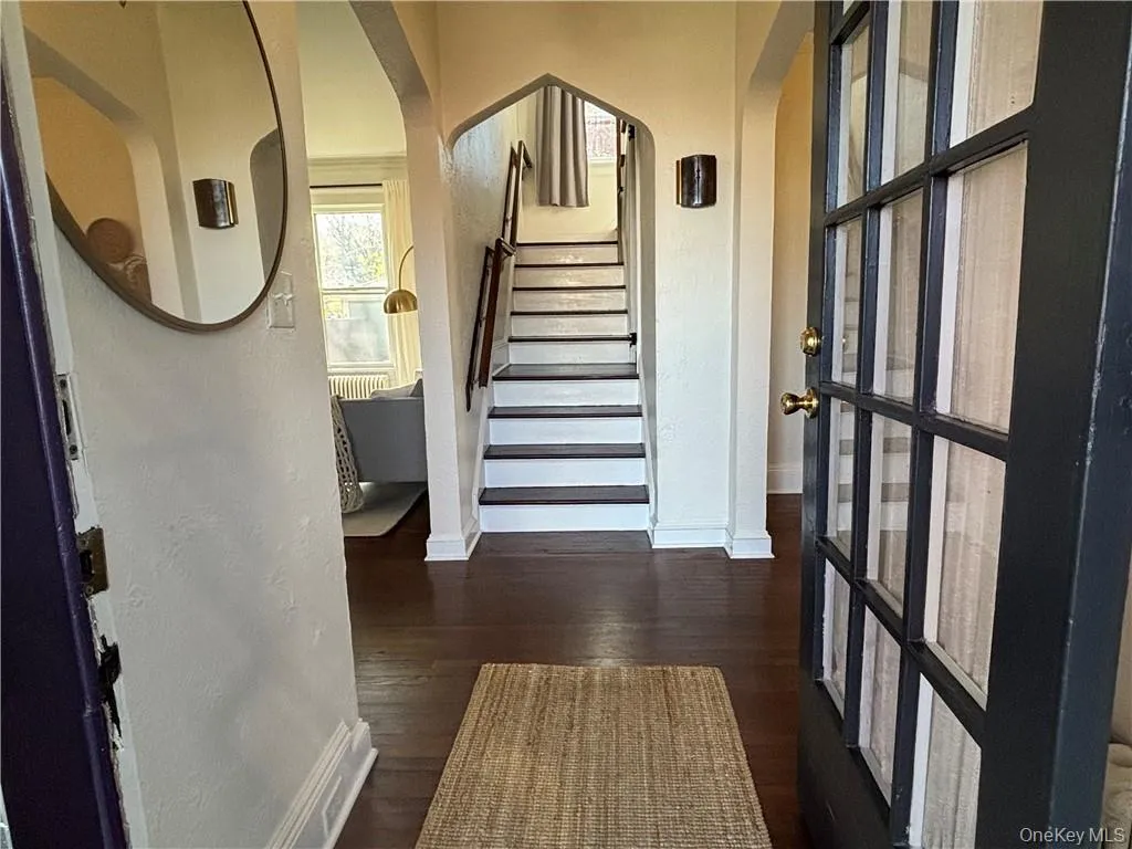 194 Midland Avenue, Orangetown, NY, 3 Bedrooms Bedrooms, 7 Rooms Rooms,1 BathroomBathrooms,Residential Lease,For Rent,Midland,0,980072 194 Midland Avenue, Orangetown, NY, 3 Bedrooms Bedrooms, 7 Rooms Rooms,1 BathroomBathrooms,Residential Lease,For Rent,Midland,0,980072