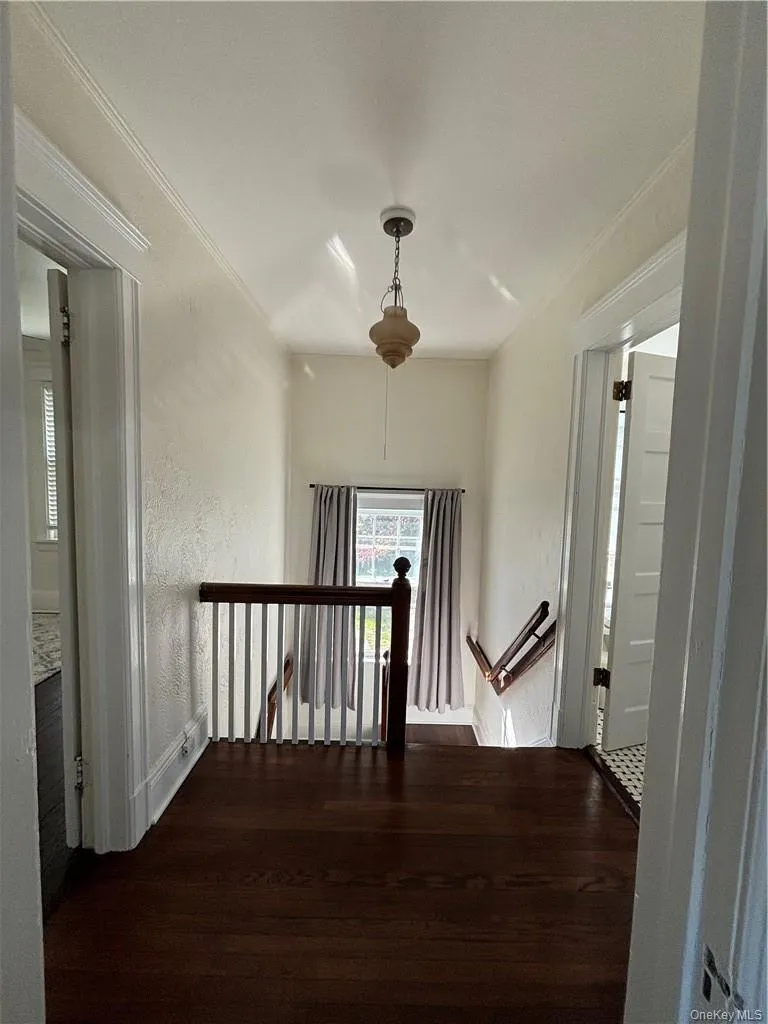 194 Midland Avenue, Orangetown, NY, 3 Bedrooms Bedrooms, 7 Rooms Rooms,1 BathroomBathrooms,Residential Lease,For Rent,Midland,0,980072 194 Midland Avenue, Orangetown, NY, 3 Bedrooms Bedrooms, 7 Rooms Rooms,1 BathroomBathrooms,Residential Lease,For Rent,Midland,0,980072