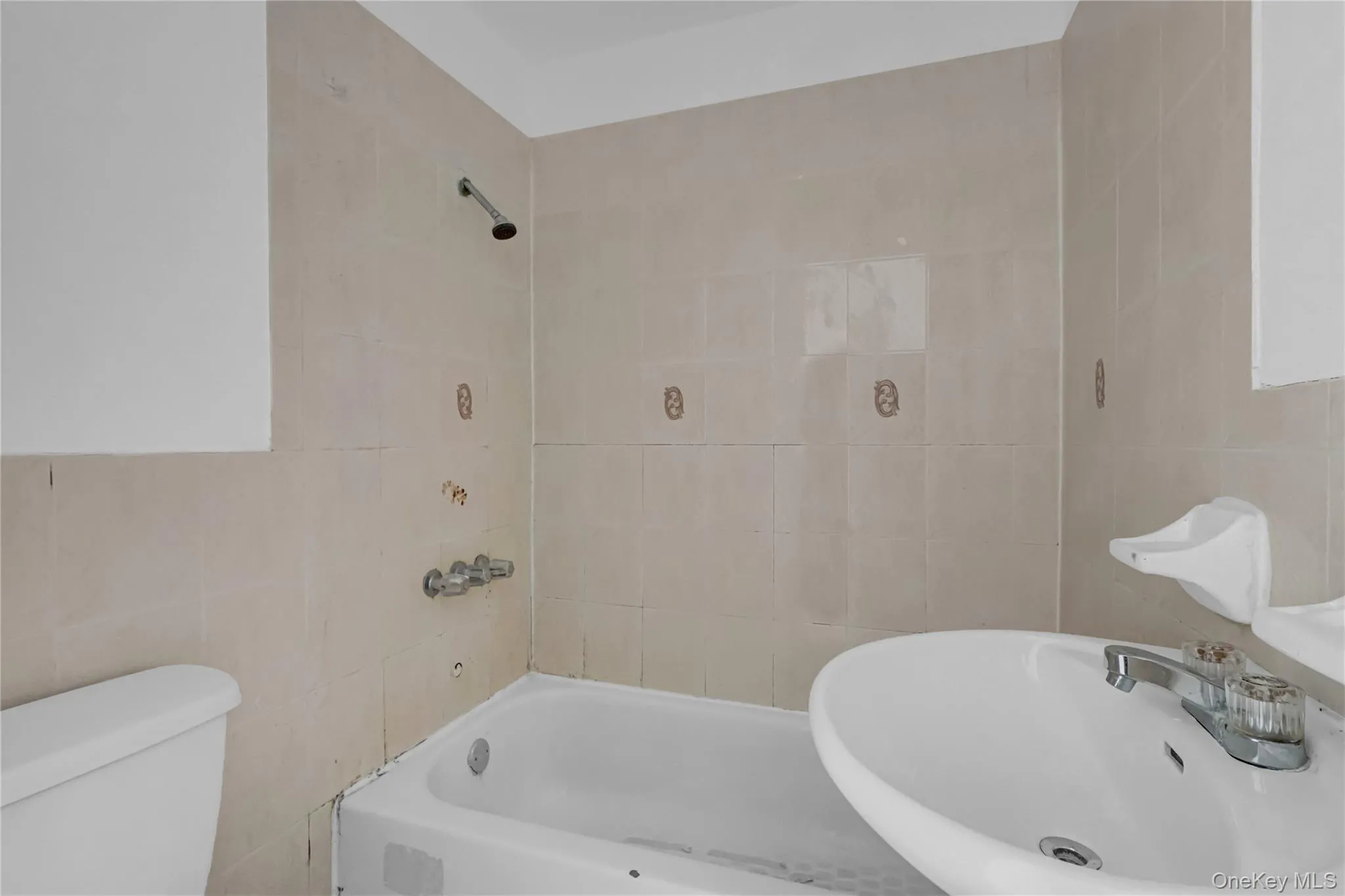 150-81 116th Road, New York, NY, 3 Bedrooms Bedrooms, 6 Rooms Rooms,2 BathroomsBathrooms,Residential,For Rent,116th,0,980073 150-81 116th Road, New York, NY, 3 Bedrooms Bedrooms, 6 Rooms Rooms,2 BathroomsBathrooms,Residential,For Rent,116th,0,980073