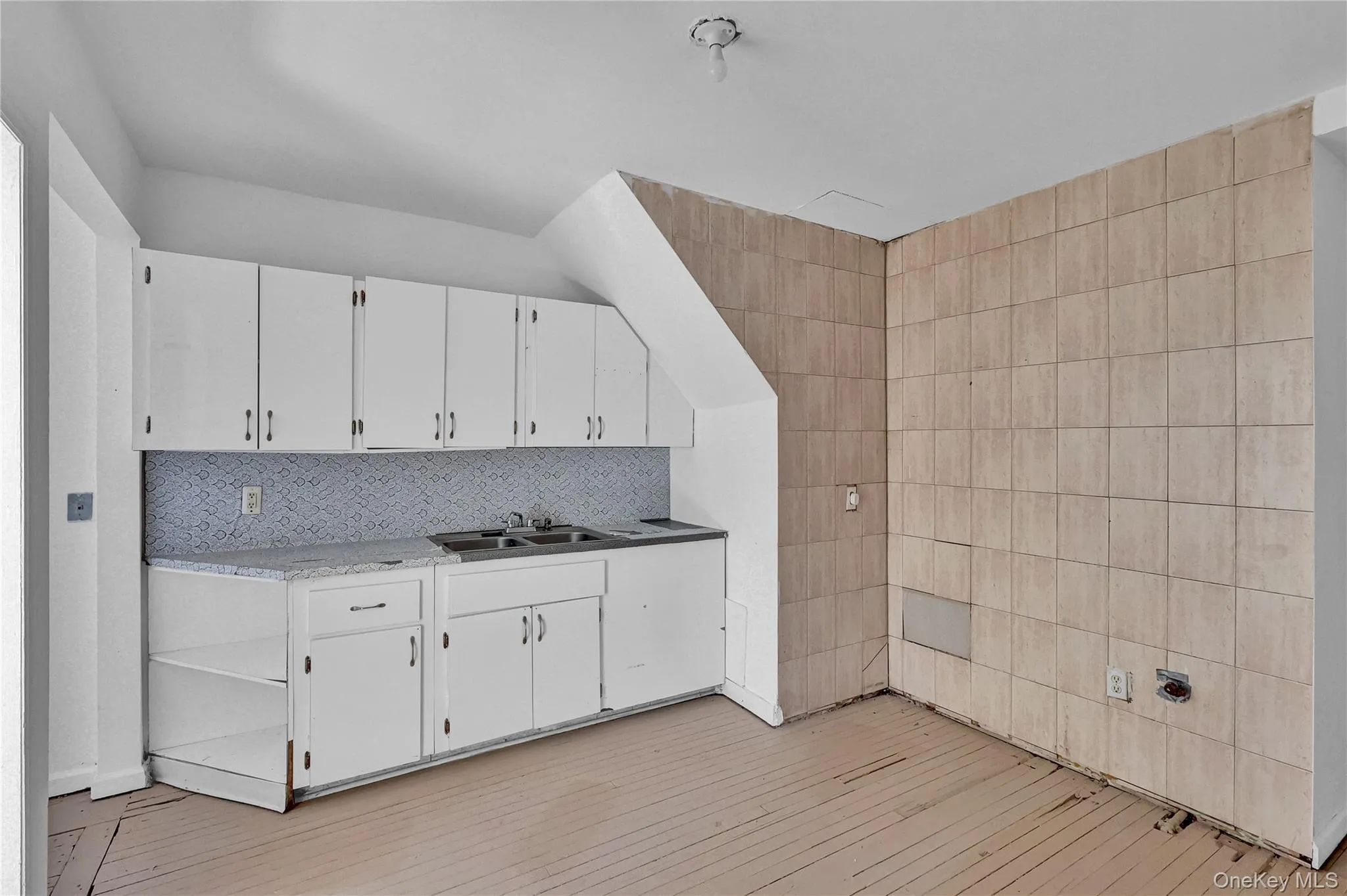 150-81 116th Road, New York, NY, 3 Bedrooms Bedrooms, 6 Rooms Rooms,2 BathroomsBathrooms,Residential,For Rent,116th,0,980073 150-81 116th Road, New York, NY, 3 Bedrooms Bedrooms, 6 Rooms Rooms,2 BathroomsBathrooms,Residential,For Rent,116th,0,980073