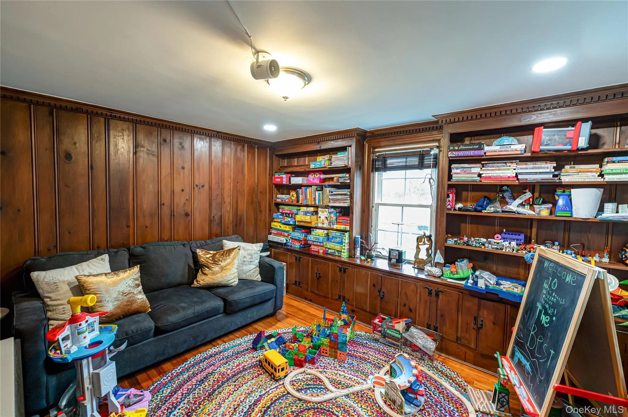 Playroom, office, den Playroom, office, den
