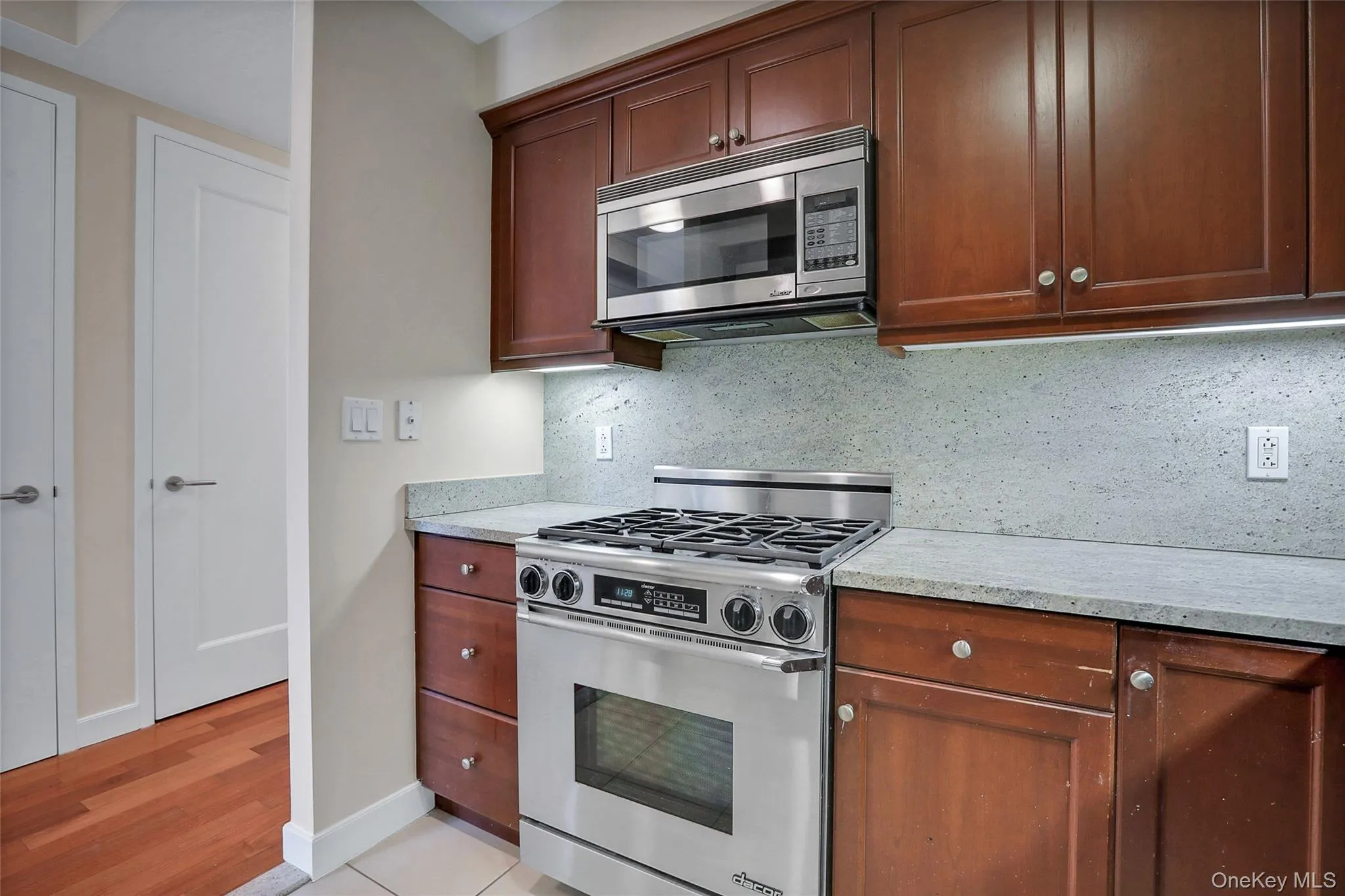 10 City Place, White Plains, NY, 2 Bedrooms Bedrooms, 7 Rooms Rooms,2 BathroomsBathrooms,Residential Lease,For Rent,City,0,980107 10 City Place, White Plains, NY, 2 Bedrooms Bedrooms, 7 Rooms Rooms,2 BathroomsBathrooms,Residential Lease,For Rent,City,0,980107