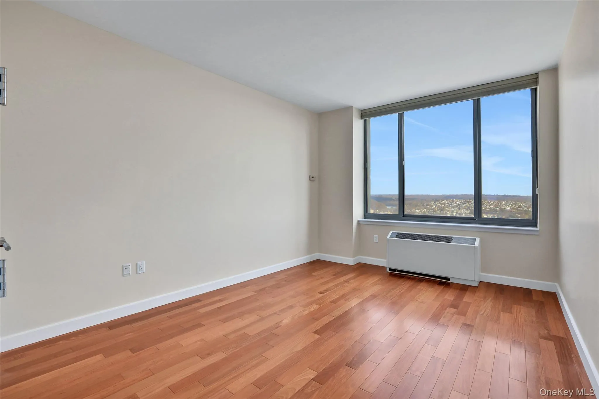 10 City Place, White Plains, NY, 2 Bedrooms Bedrooms, 7 Rooms Rooms,2 BathroomsBathrooms,Residential Lease,For Rent,City,0,980107 10 City Place, White Plains, NY, 2 Bedrooms Bedrooms, 7 Rooms Rooms,2 BathroomsBathrooms,Residential Lease,For Rent,City,0,980107