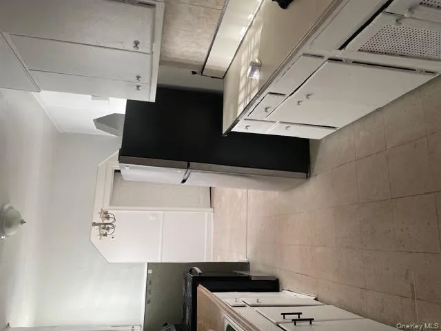 13826 223rd Street, New York, NY, 4 Bedrooms Bedrooms, 5 Rooms Rooms,1 BathroomBathrooms,Residential Lease,For Rent,223rd,0,980109 13826 223rd Street, New York, NY, 4 Bedrooms Bedrooms, 5 Rooms Rooms,1 BathroomBathrooms,Residential Lease,For Rent,223rd,0,980109
