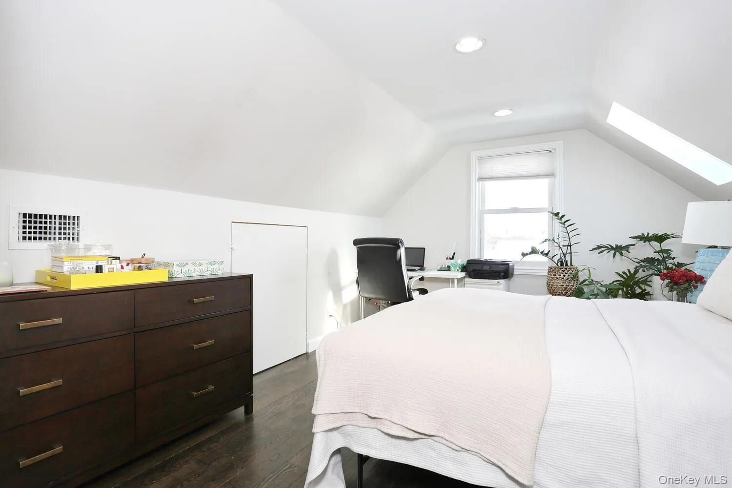 42 Main Street, Stony Point, NY, 4 Bedrooms Bedrooms, 8 Rooms Rooms,2 BathroomsBathrooms,Residential Lease,For Rent,Main,0,980113 42 Main Street, Stony Point, NY, 4 Bedrooms Bedrooms, 8 Rooms Rooms,2 BathroomsBathrooms,Residential Lease,For Rent,Main,0,980113