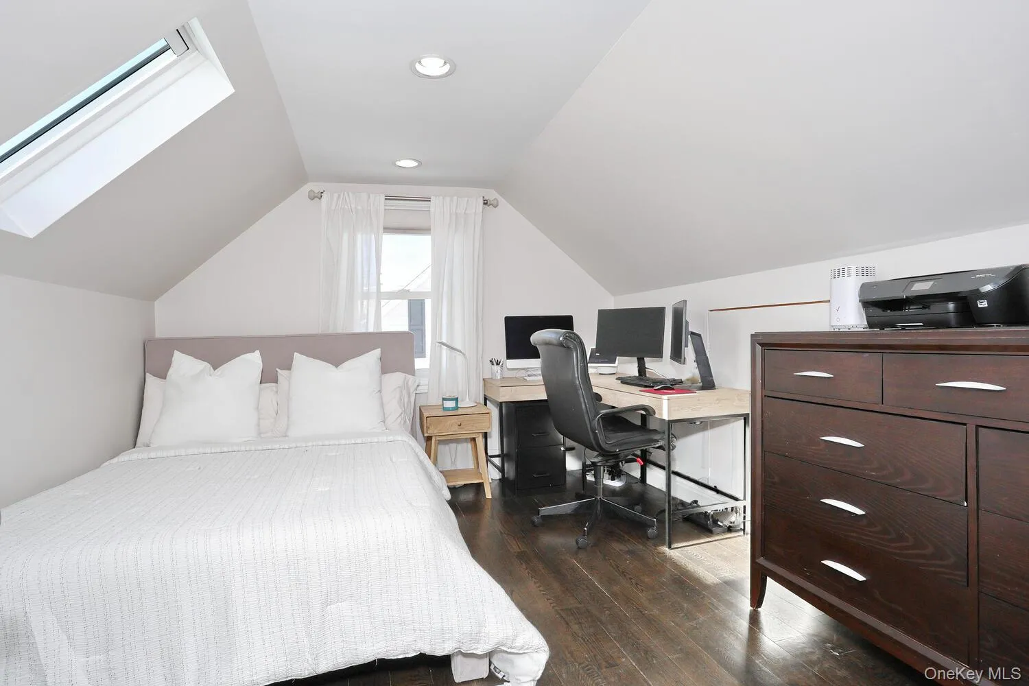 42 Main Street, Stony Point, NY, 4 Bedrooms Bedrooms, 8 Rooms Rooms,2 BathroomsBathrooms,Residential Lease,For Rent,Main,0,980113 42 Main Street, Stony Point, NY, 4 Bedrooms Bedrooms, 8 Rooms Rooms,2 BathroomsBathrooms,Residential Lease,For Rent,Main,0,980113