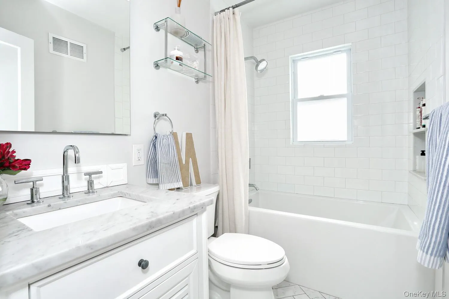 42 Main Street, Stony Point, NY, 4 Bedrooms Bedrooms, 8 Rooms Rooms,2 BathroomsBathrooms,Residential Lease,For Rent,Main,0,980113 42 Main Street, Stony Point, NY, 4 Bedrooms Bedrooms, 8 Rooms Rooms,2 BathroomsBathrooms,Residential Lease,For Rent,Main,0,980113