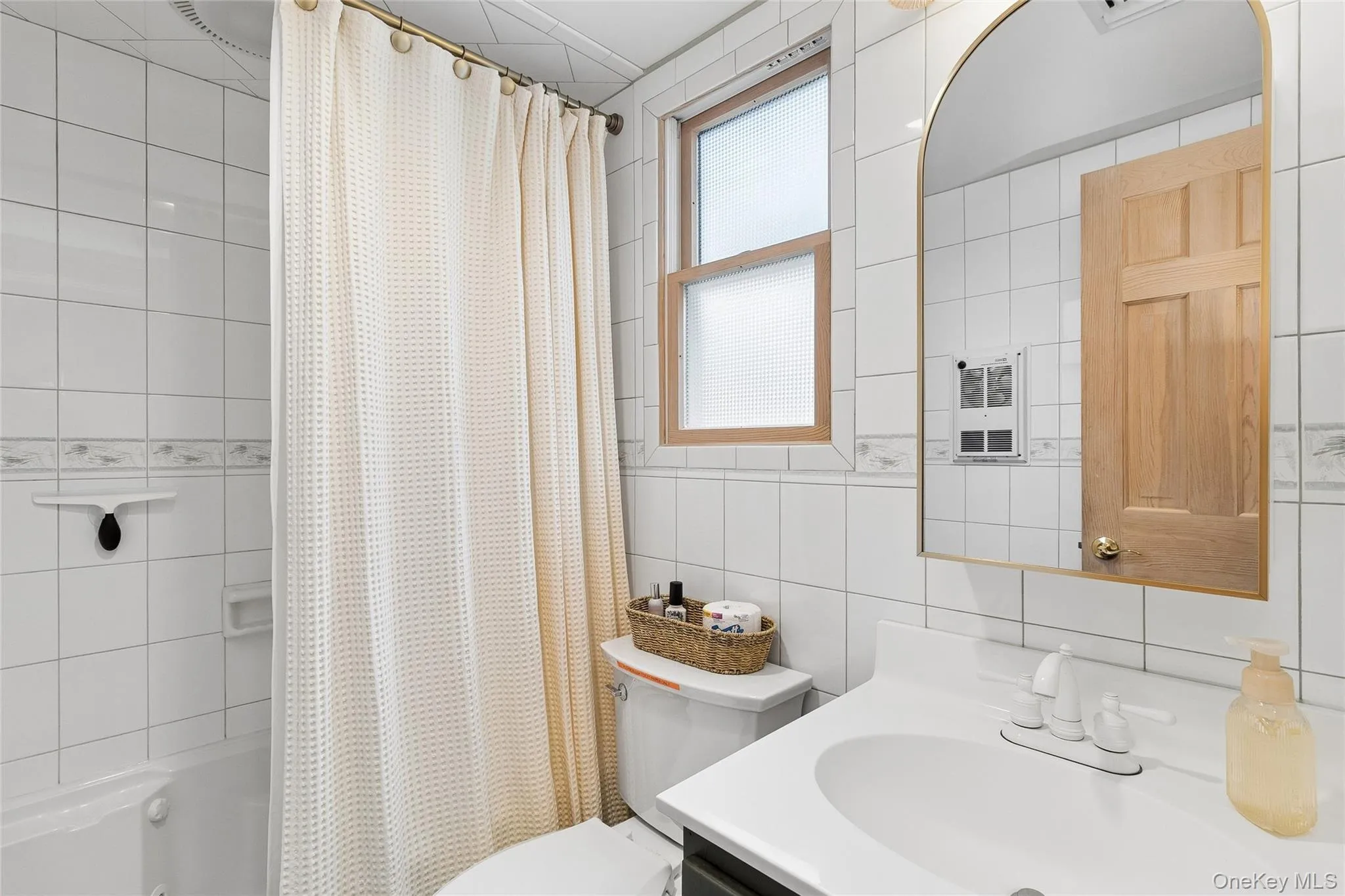 1050 Pine Avenue, Southold, NY, 3 Bedrooms Bedrooms, 7 Rooms Rooms,2 BathroomsBathrooms,Residential Lease,For Rent,Pine,0,980127 1050 Pine Avenue, Southold, NY, 3 Bedrooms Bedrooms, 7 Rooms Rooms,2 BathroomsBathrooms,Residential Lease,For Rent,Pine,0,980127