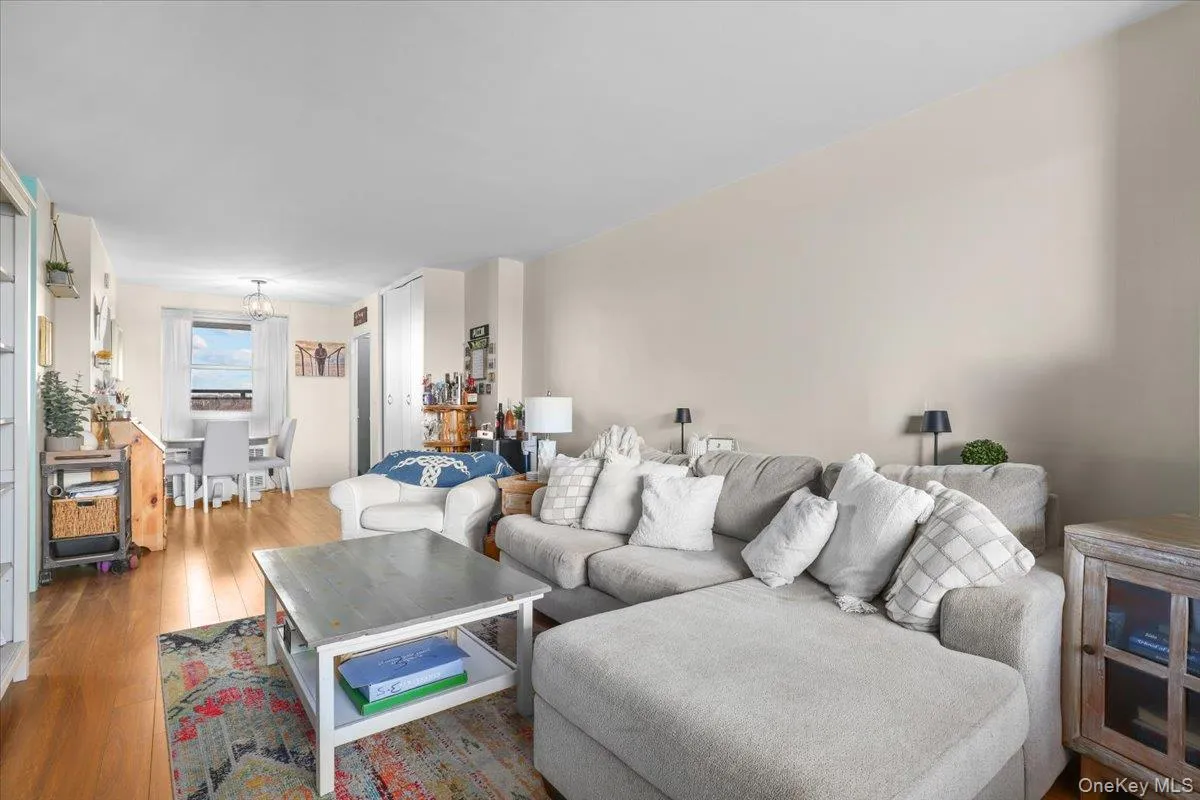 5900 Arlington Avenue, New York, NY, 1 Bedroom Bedrooms, 3 Rooms Rooms,1 BathroomBathrooms,Residential Sale,For Rent,Arlington,0,980130 5900 Arlington Avenue, New York, NY, 1 Bedroom Bedrooms, 3 Rooms Rooms,1 BathroomBathrooms,Residential Sale,For Rent,Arlington,0,980130