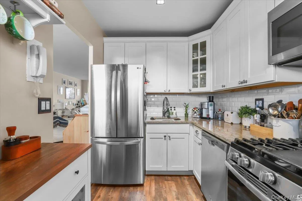 5900 Arlington Avenue, New York, NY, 1 Bedroom Bedrooms, 3 Rooms Rooms,1 BathroomBathrooms,Residential Sale,For Rent,Arlington,0,980130 5900 Arlington Avenue, New York, NY, 1 Bedroom Bedrooms, 3 Rooms Rooms,1 BathroomBathrooms,Residential Sale,For Rent,Arlington,0,980130