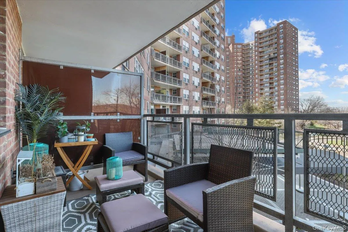 5900 Arlington Avenue, New York, NY, 1 Bedroom Bedrooms, 3 Rooms Rooms,1 BathroomBathrooms,Residential Sale,For Rent,Arlington,0,980130 5900 Arlington Avenue, New York, NY, 1 Bedroom Bedrooms, 3 Rooms Rooms,1 BathroomBathrooms,Residential Sale,For Rent,Arlington,0,980130