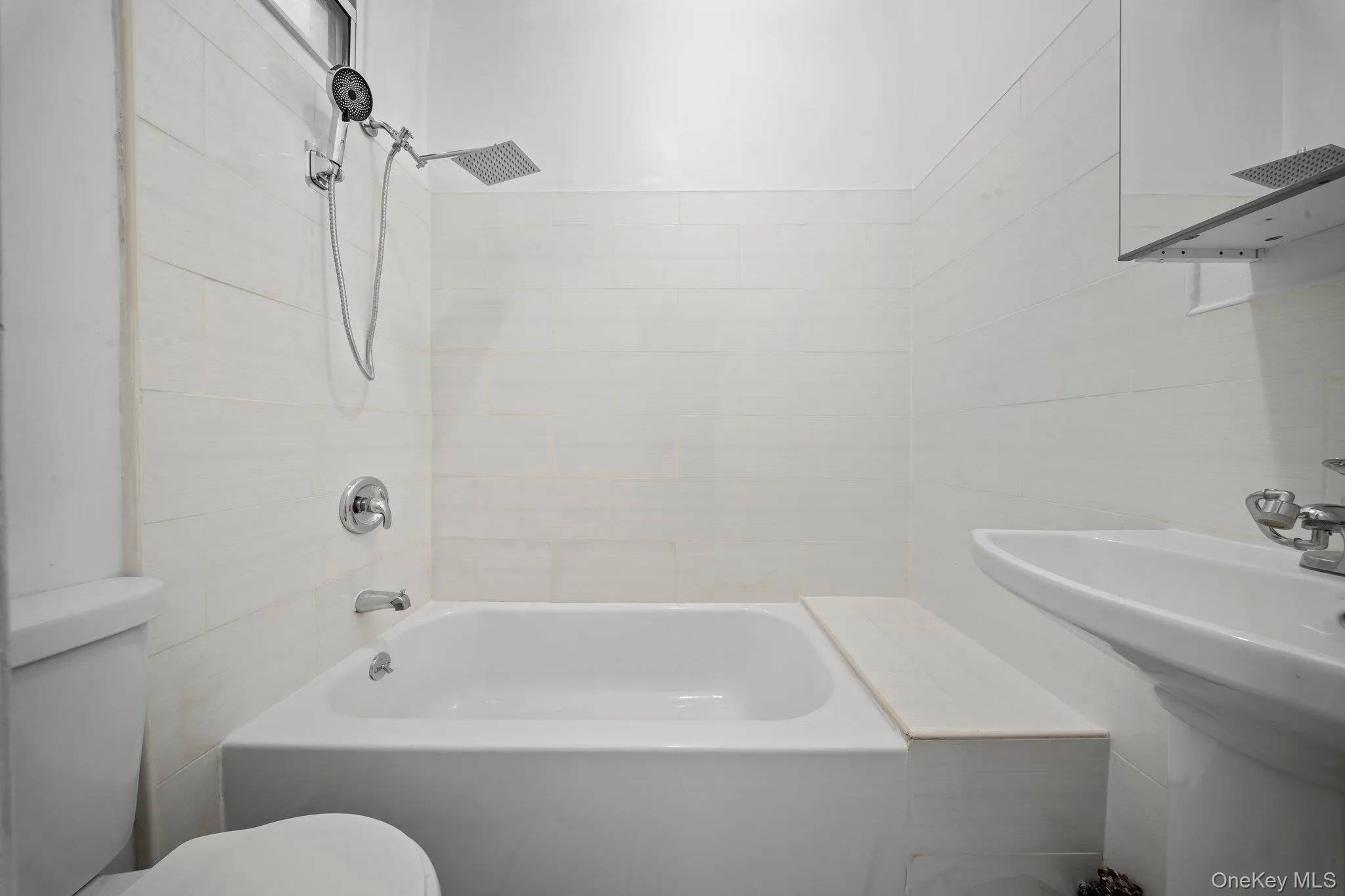 1207 Hancock Street, New York, NY, 2 Bedrooms Bedrooms, 5 Rooms Rooms,1 BathroomBathrooms,Residential Lease,For Rent,Hancock,0,980162 1207 Hancock Street, New York, NY, 2 Bedrooms Bedrooms, 5 Rooms Rooms,1 BathroomBathrooms,Residential Lease,For Rent,Hancock,0,980162