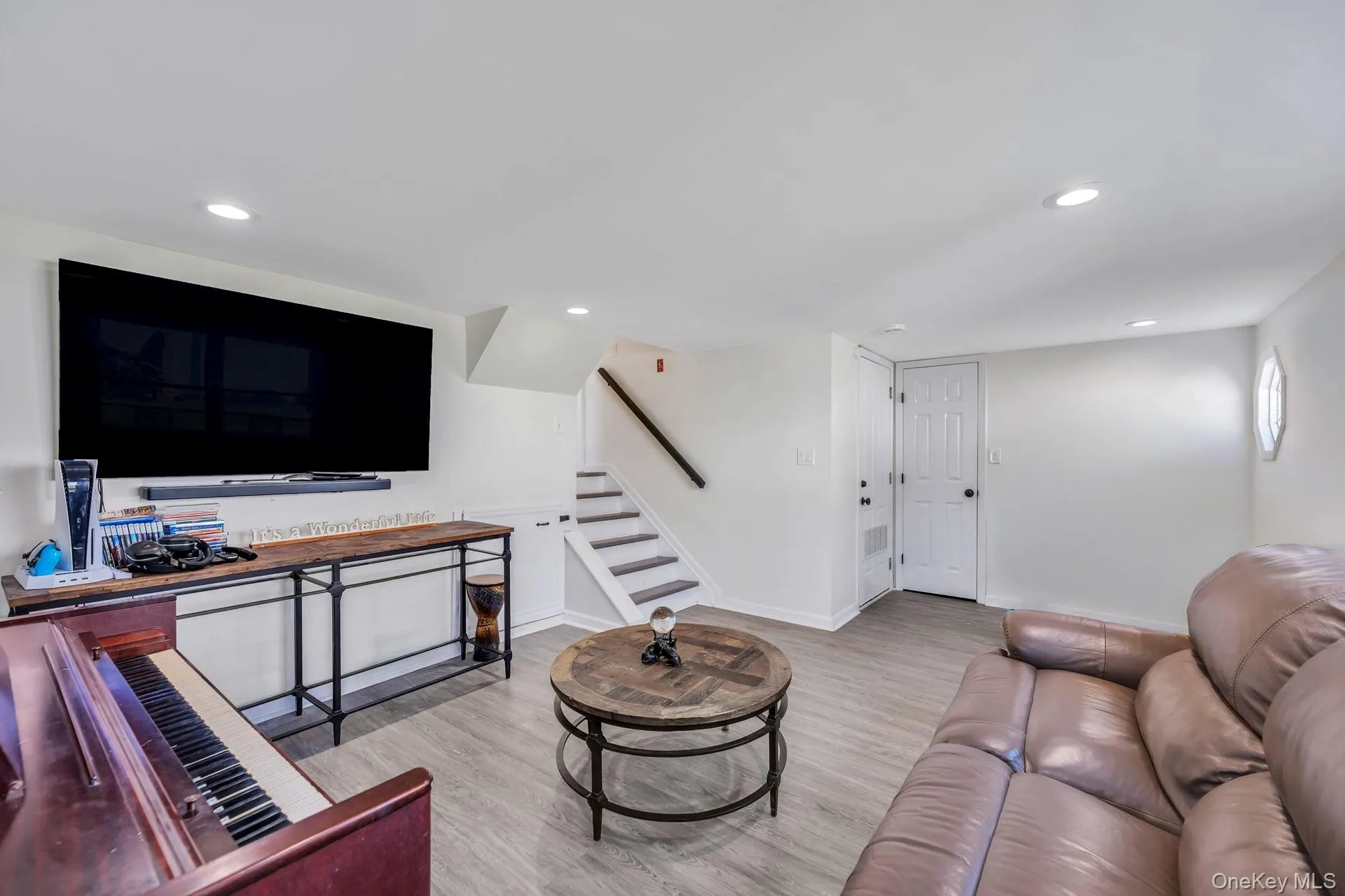 33 Wiltshire Drive, Huntington, NY, 4 Bedrooms Bedrooms, 9 Rooms Rooms,2 BathroomsBathrooms,Residential,For Rent,Wiltshire,0,980165 33 Wiltshire Drive, Huntington, NY, 4 Bedrooms Bedrooms, 9 Rooms Rooms,2 BathroomsBathrooms,Residential,For Rent,Wiltshire,0,980165