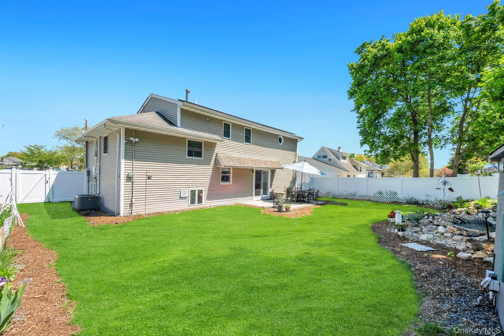 33 Wiltshire Drive, Huntington, NY, 4 Bedrooms Bedrooms, 9 Rooms Rooms,2 BathroomsBathrooms,Residential,For Rent,Wiltshire,0,980165 33 Wiltshire Drive, Huntington, NY, 4 Bedrooms Bedrooms, 9 Rooms Rooms,2 BathroomsBathrooms,Residential,For Rent,Wiltshire,0,980165