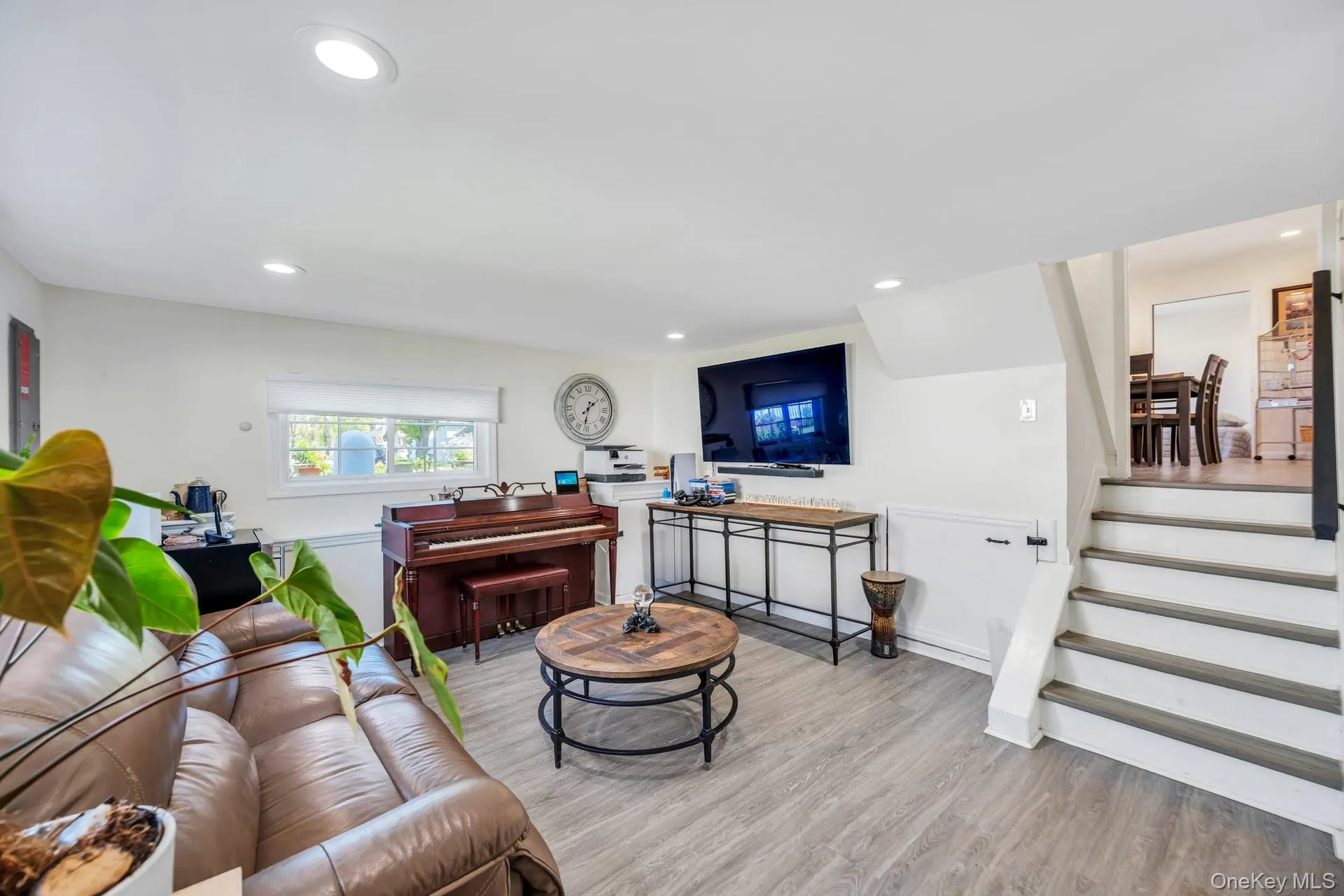 33 Wiltshire Drive, Huntington, NY, 4 Bedrooms Bedrooms, 9 Rooms Rooms,2 BathroomsBathrooms,Residential,For Rent,Wiltshire,0,980165 33 Wiltshire Drive, Huntington, NY, 4 Bedrooms Bedrooms, 9 Rooms Rooms,2 BathroomsBathrooms,Residential,For Rent,Wiltshire,0,980165
