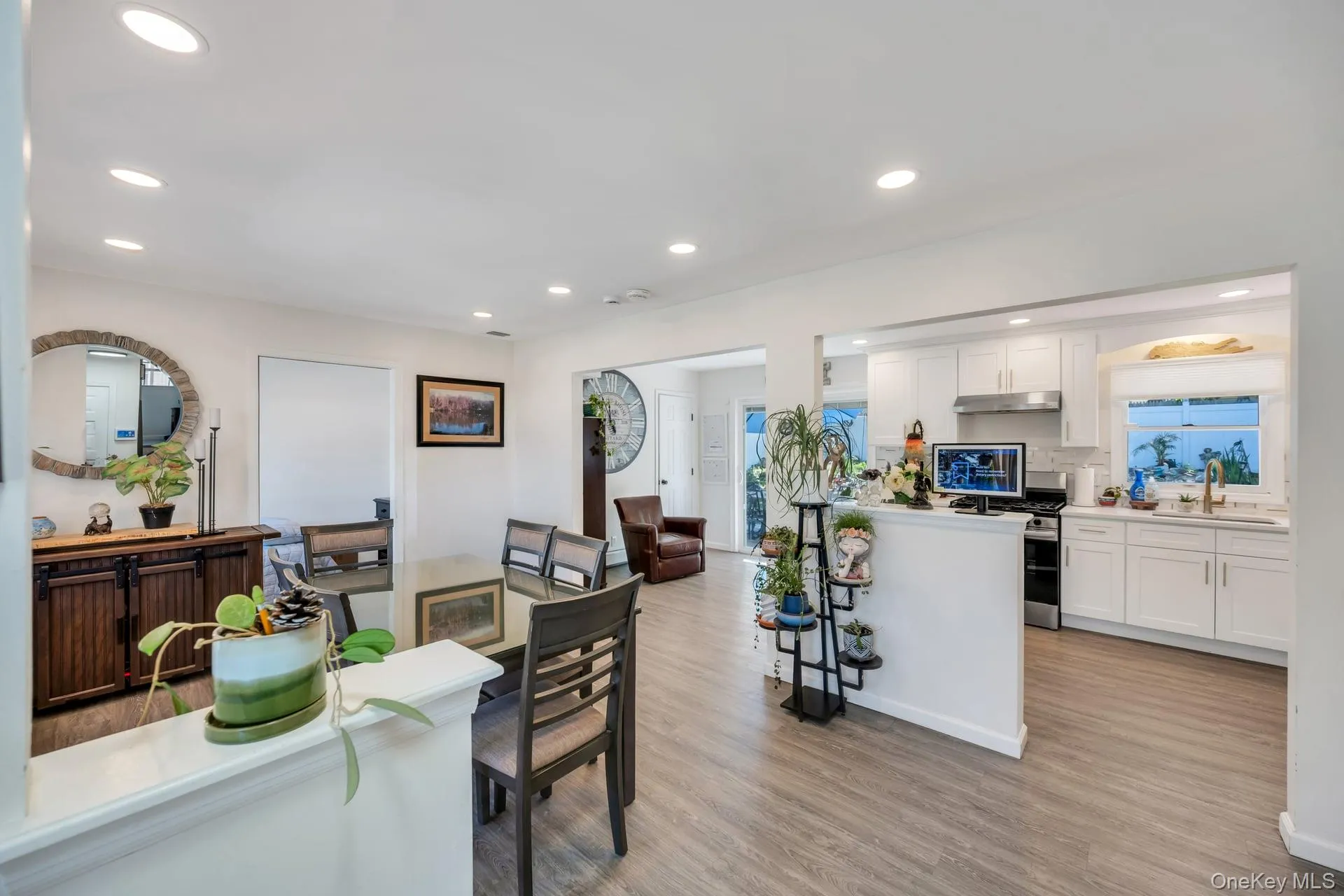 33 Wiltshire Drive, Huntington, NY, 4 Bedrooms Bedrooms, 9 Rooms Rooms,2 BathroomsBathrooms,Residential,For Rent,Wiltshire,0,980165 33 Wiltshire Drive, Huntington, NY, 4 Bedrooms Bedrooms, 9 Rooms Rooms,2 BathroomsBathrooms,Residential,For Rent,Wiltshire,0,980165