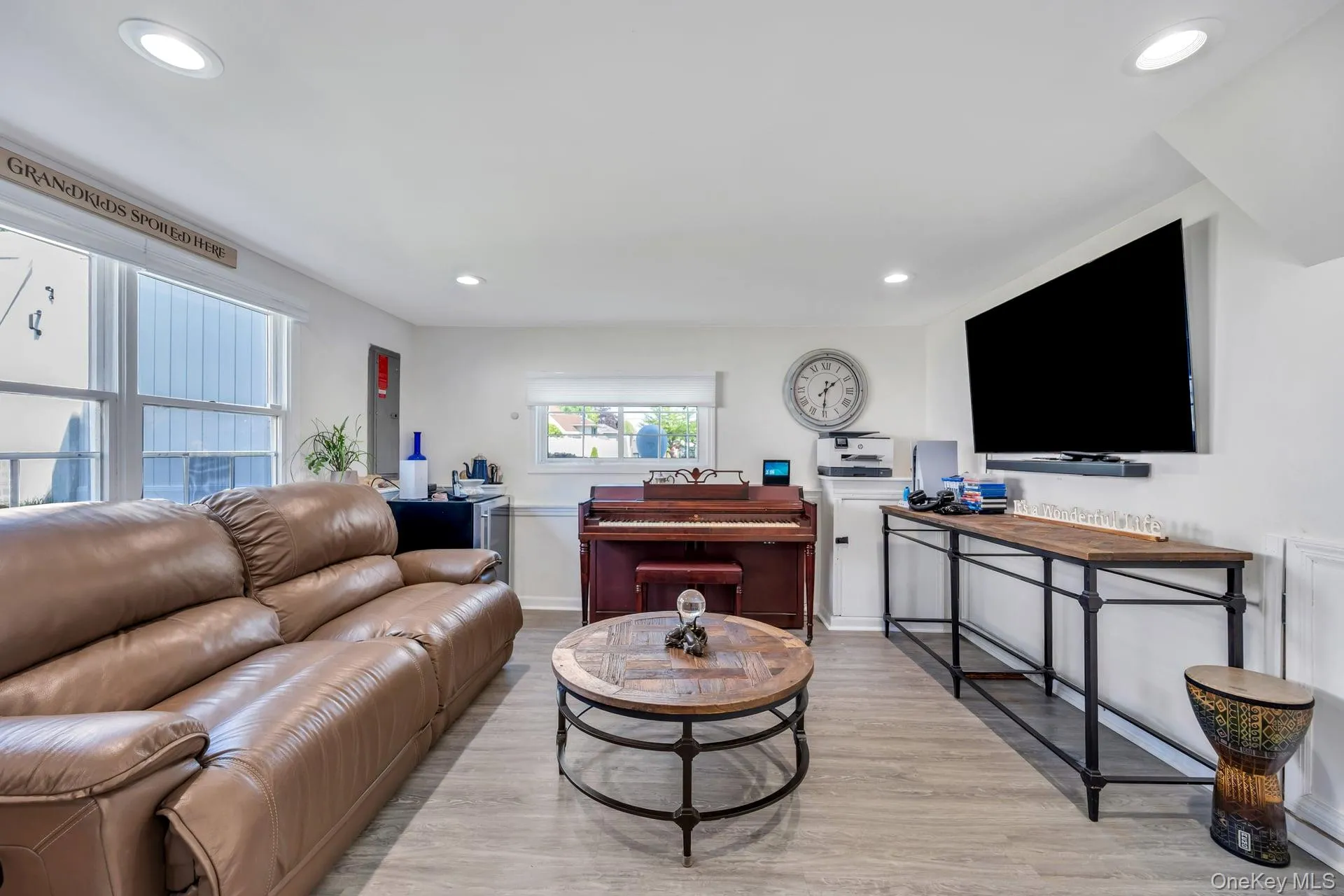 33 Wiltshire Drive, Huntington, NY, 4 Bedrooms Bedrooms, 9 Rooms Rooms,2 BathroomsBathrooms,Residential,For Rent,Wiltshire,0,980165 33 Wiltshire Drive, Huntington, NY, 4 Bedrooms Bedrooms, 9 Rooms Rooms,2 BathroomsBathrooms,Residential,For Rent,Wiltshire,0,980165