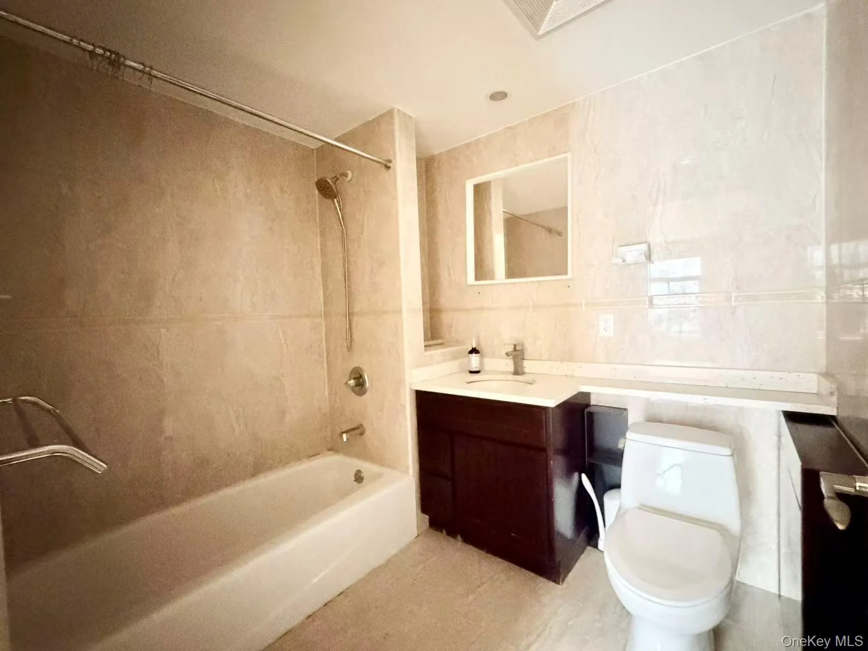 65-38 Austin Street, New York, NY, 2 Bedrooms Bedrooms, 5 Rooms Rooms,2 BathroomsBathrooms,Residential,For Rent,Austin,0,980168 65-38 Austin Street, New York, NY, 2 Bedrooms Bedrooms, 5 Rooms Rooms,2 BathroomsBathrooms,Residential,For Rent,Austin,0,980168