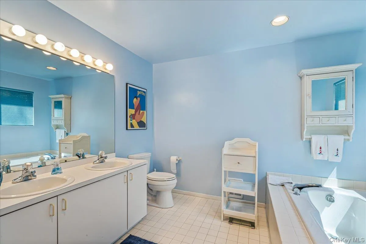 2nd floor primary en suite 2nd floor primary en suite
