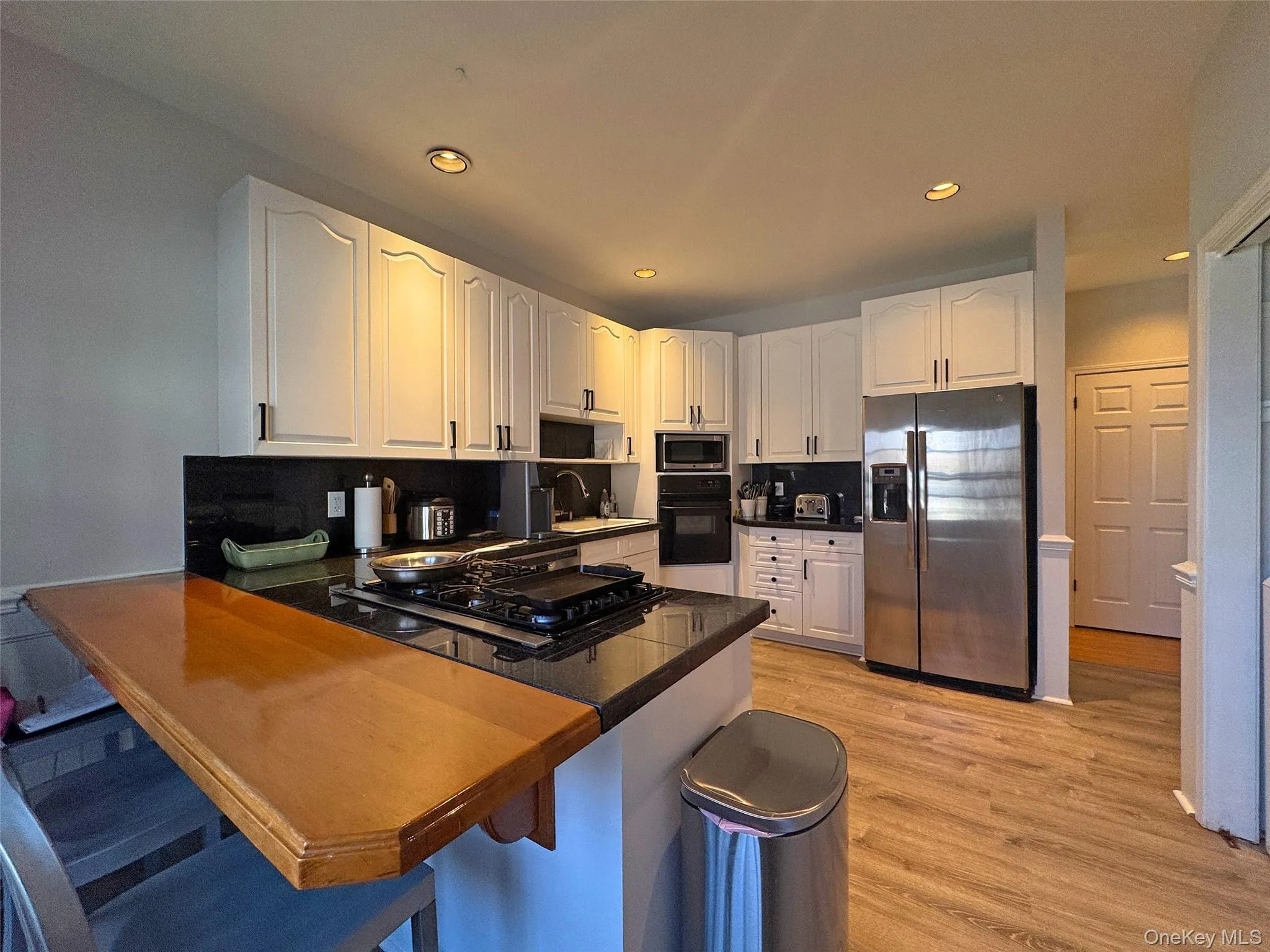 28 Home Place, Greenwich, CT, 3 Bedrooms Bedrooms, 6 Rooms Rooms,2 BathroomsBathrooms,Residential Lease,For Rent,Home Place,0,980189 28 Home Place, Greenwich, CT, 3 Bedrooms Bedrooms, 6 Rooms Rooms,2 BathroomsBathrooms,Residential Lease,For Rent,Home Place,0,980189