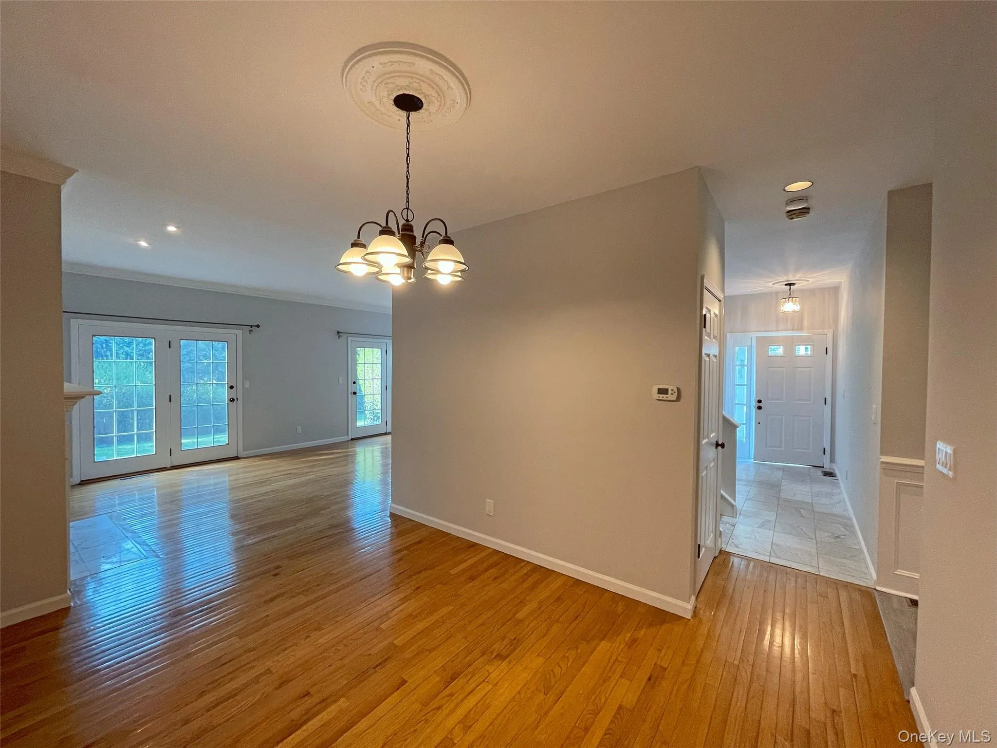 Picture was taken before current tenant moved in. Picture was taken before current tenant moved in.