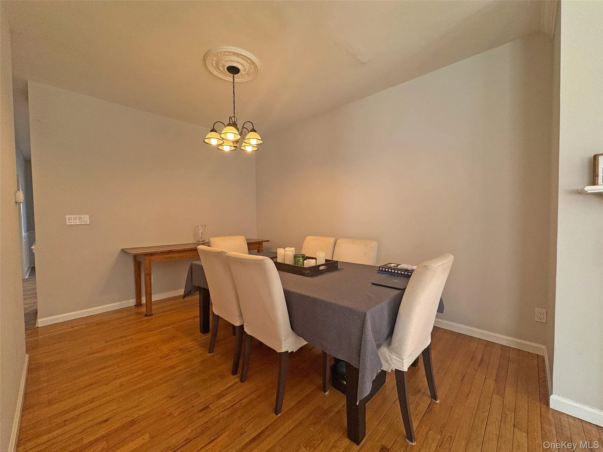 28 Home Place, Greenwich, CT, 3 Bedrooms Bedrooms, 6 Rooms Rooms,2 BathroomsBathrooms,Residential Lease,For Rent,Home Place,0,980189 28 Home Place, Greenwich, CT, 3 Bedrooms Bedrooms, 6 Rooms Rooms,2 BathroomsBathrooms,Residential Lease,For Rent,Home Place,0,980189