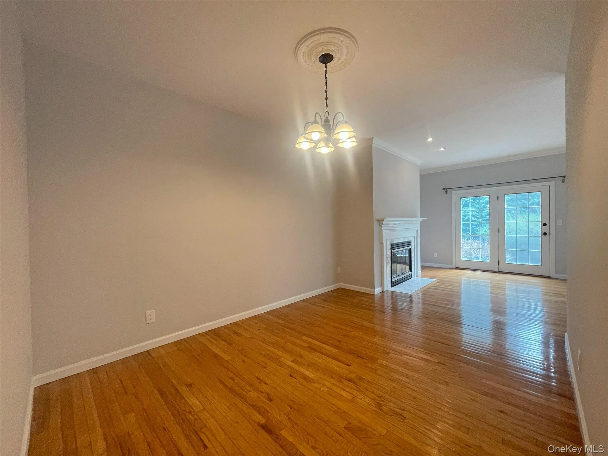 Picture was taken before current tenant moved in. Picture was taken before current tenant moved in.