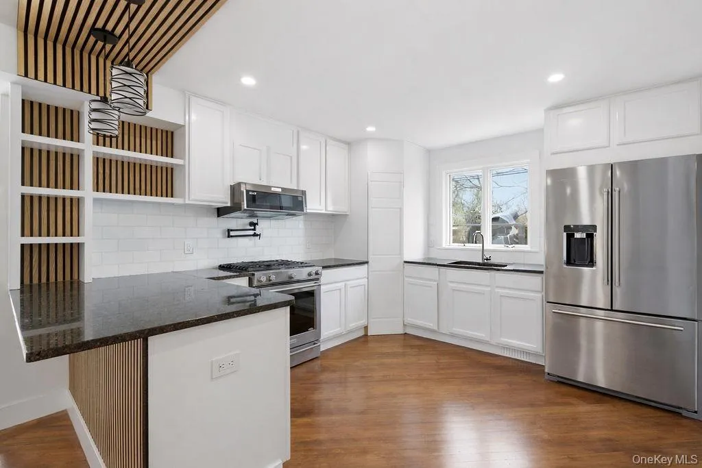 80 Swezey Street, Brookhaven, NY, 3 Bedrooms Bedrooms, 8 Rooms Rooms,2 BathroomsBathrooms,Residential,For Rent,Swezey,0,980192 80 Swezey Street, Brookhaven, NY, 3 Bedrooms Bedrooms, 8 Rooms Rooms,2 BathroomsBathrooms,Residential,For Rent,Swezey,0,980192