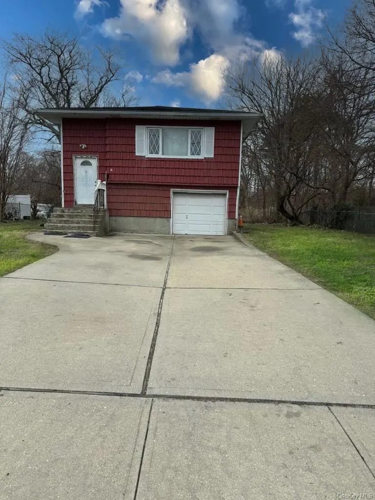 16 Jewel Street, Islip, NY, 5 Bedrooms Bedrooms, 10 Rooms Rooms,2 BathroomsBathrooms,Residential,For Rent,Jewel,0,980195 16 Jewel Street, Islip, NY, 5 Bedrooms Bedrooms, 10 Rooms Rooms,2 BathroomsBathrooms,Residential,For Rent,Jewel,0,980195
