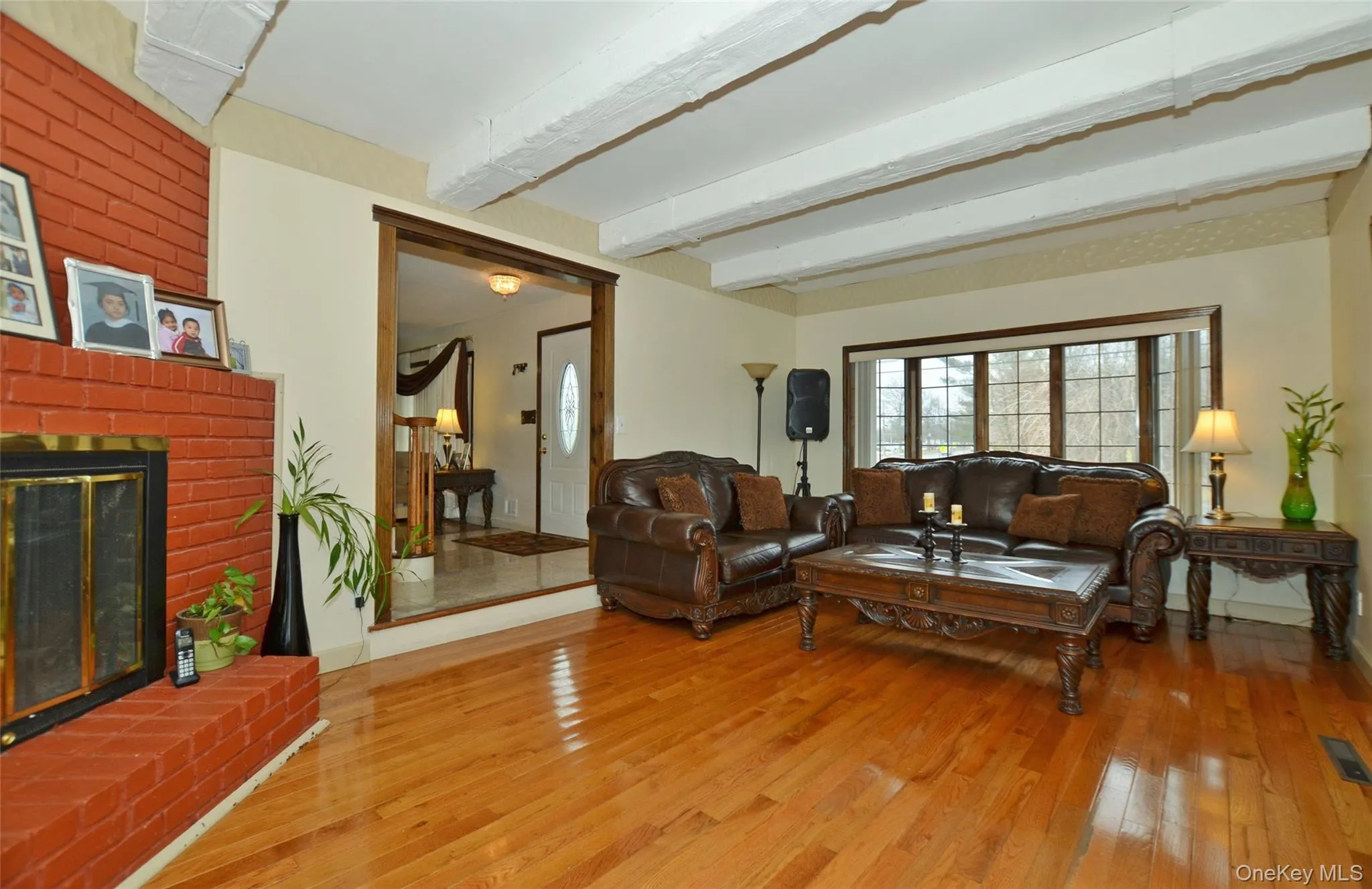 Gleaming hw floors, fpl and beamed ceilings (with furniture) Gleaming hw floors, fpl and beamed ceilings (with furniture)