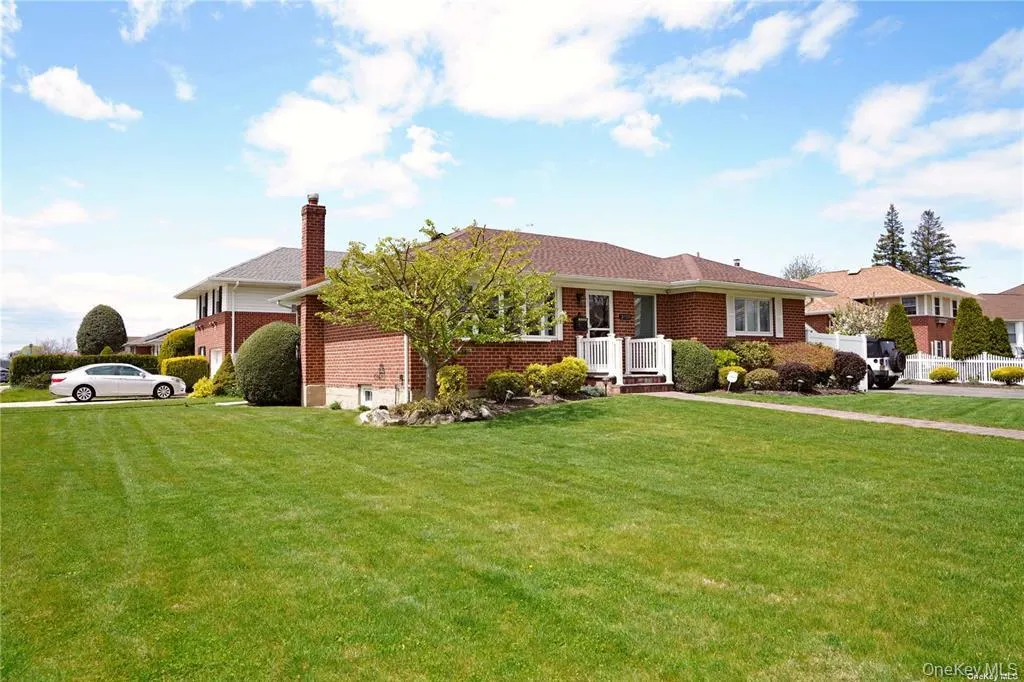 3918 Berger Avenue, Hempstead, NY, 3 Bedrooms Bedrooms, 8 Rooms Rooms,2 BathroomsBathrooms,Residential Lease,For Rent,Berger,0,980257 3918 Berger Avenue, Hempstead, NY, 3 Bedrooms Bedrooms, 8 Rooms Rooms,2 BathroomsBathrooms,Residential Lease,For Rent,Berger,0,980257