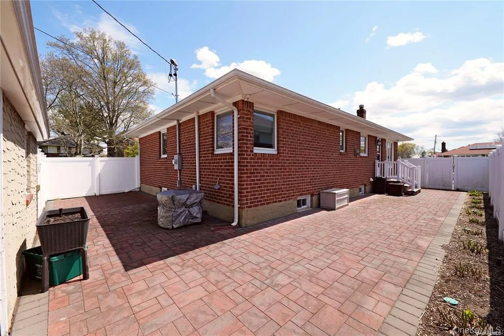 3918 Berger Avenue, Hempstead, NY, 3 Bedrooms Bedrooms, 8 Rooms Rooms,2 BathroomsBathrooms,Residential Lease,For Rent,Berger,0,980257 3918 Berger Avenue, Hempstead, NY, 3 Bedrooms Bedrooms, 8 Rooms Rooms,2 BathroomsBathrooms,Residential Lease,For Rent,Berger,0,980257