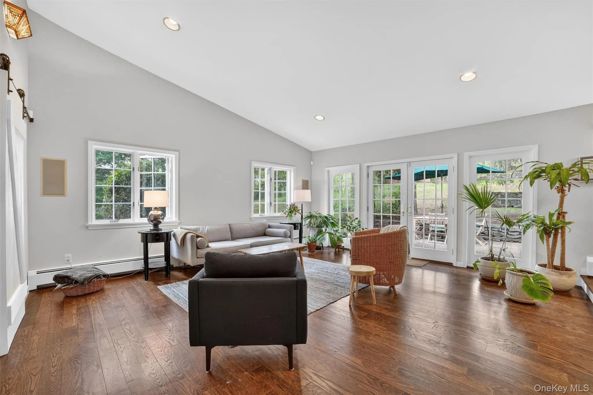 9 Sloehidden Road, Mount Pleasant, NY, 3 Bedrooms Bedrooms, 10 Rooms Rooms,1 BathroomBathrooms,Residential,For Rent,Sloehidden,0,980262 9 Sloehidden Road, Mount Pleasant, NY, 3 Bedrooms Bedrooms, 10 Rooms Rooms,1 BathroomBathrooms,Residential,For Rent,Sloehidden,0,980262